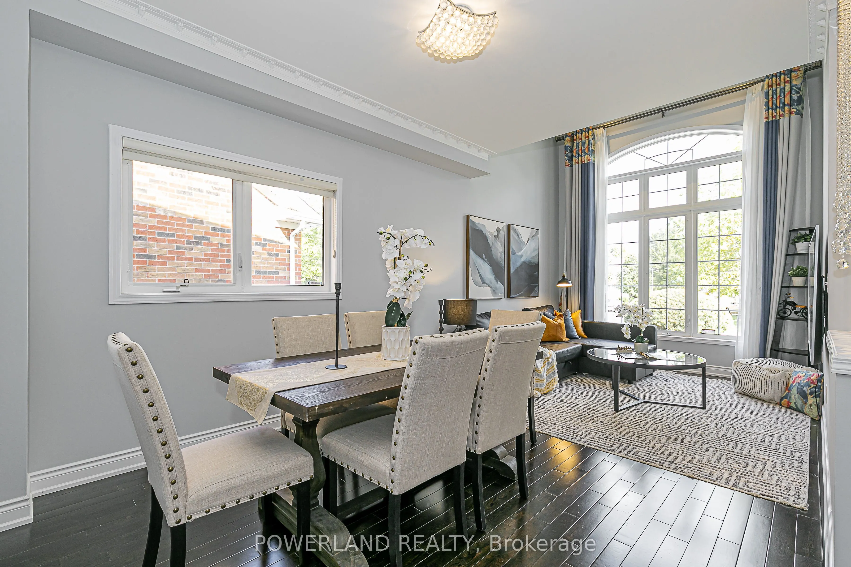 32 Ralph Chalmers Avenue
