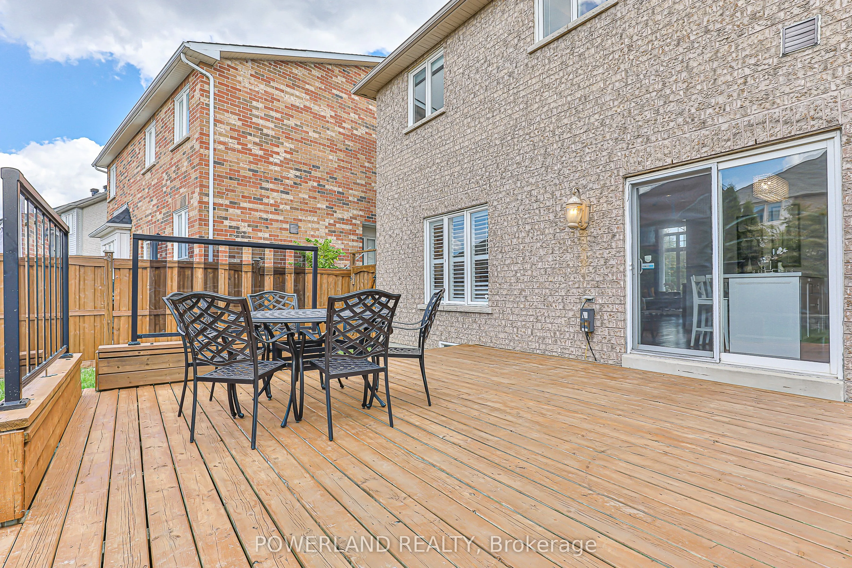 32 Ralph Chalmers Avenue