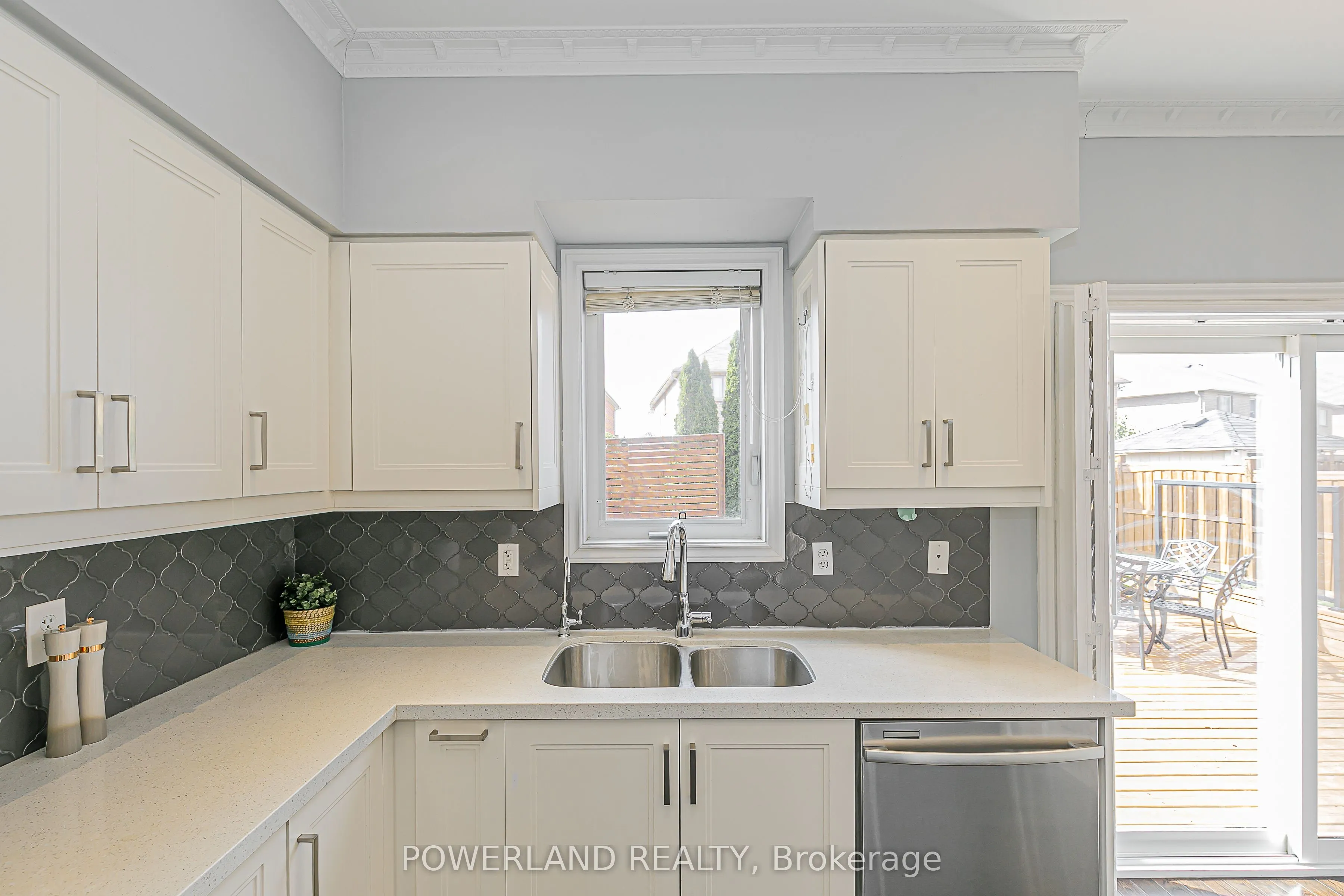 32 Ralph Chalmers Avenue