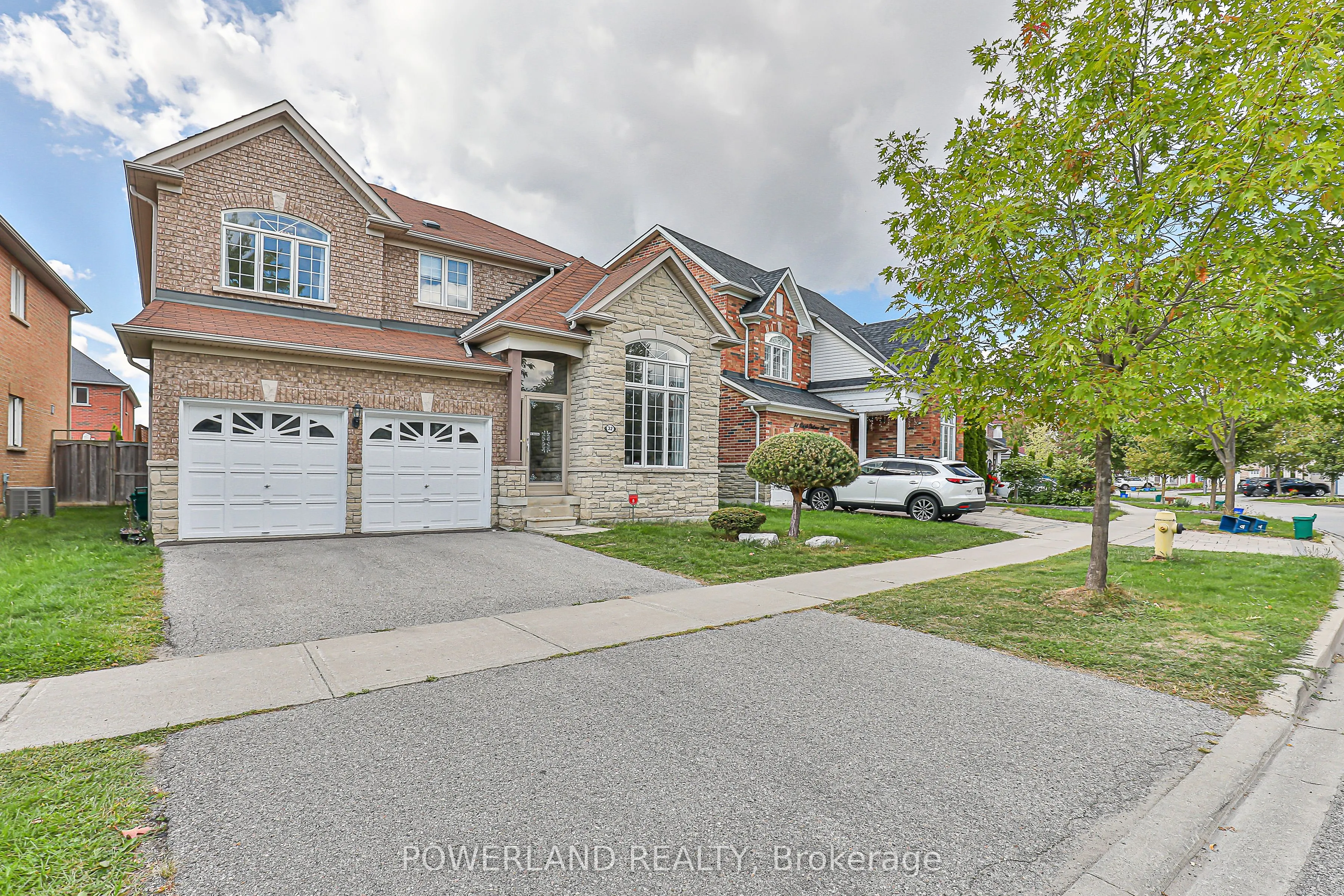 32 Ralph Chalmers Avenue
