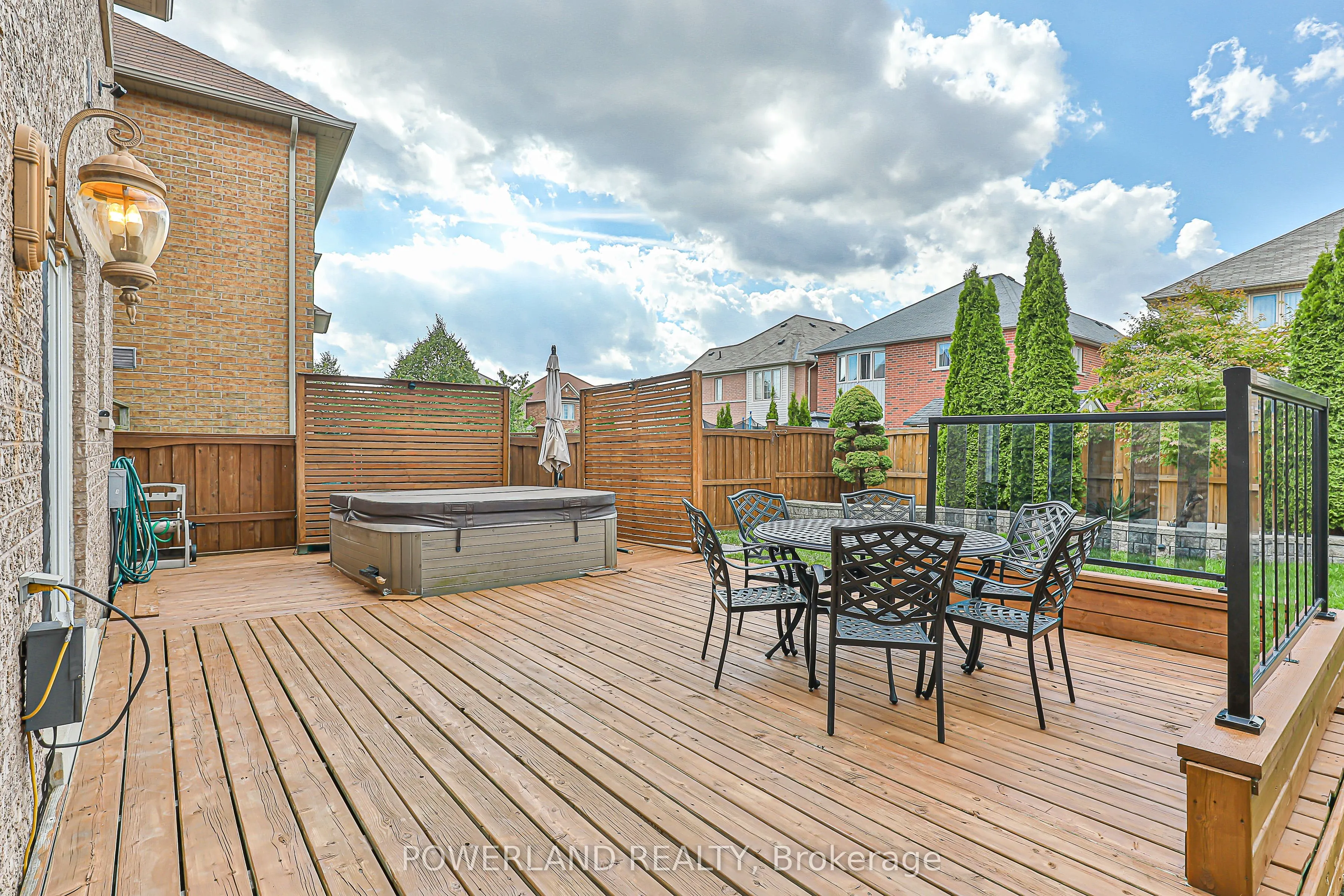 32 Ralph Chalmers Avenue