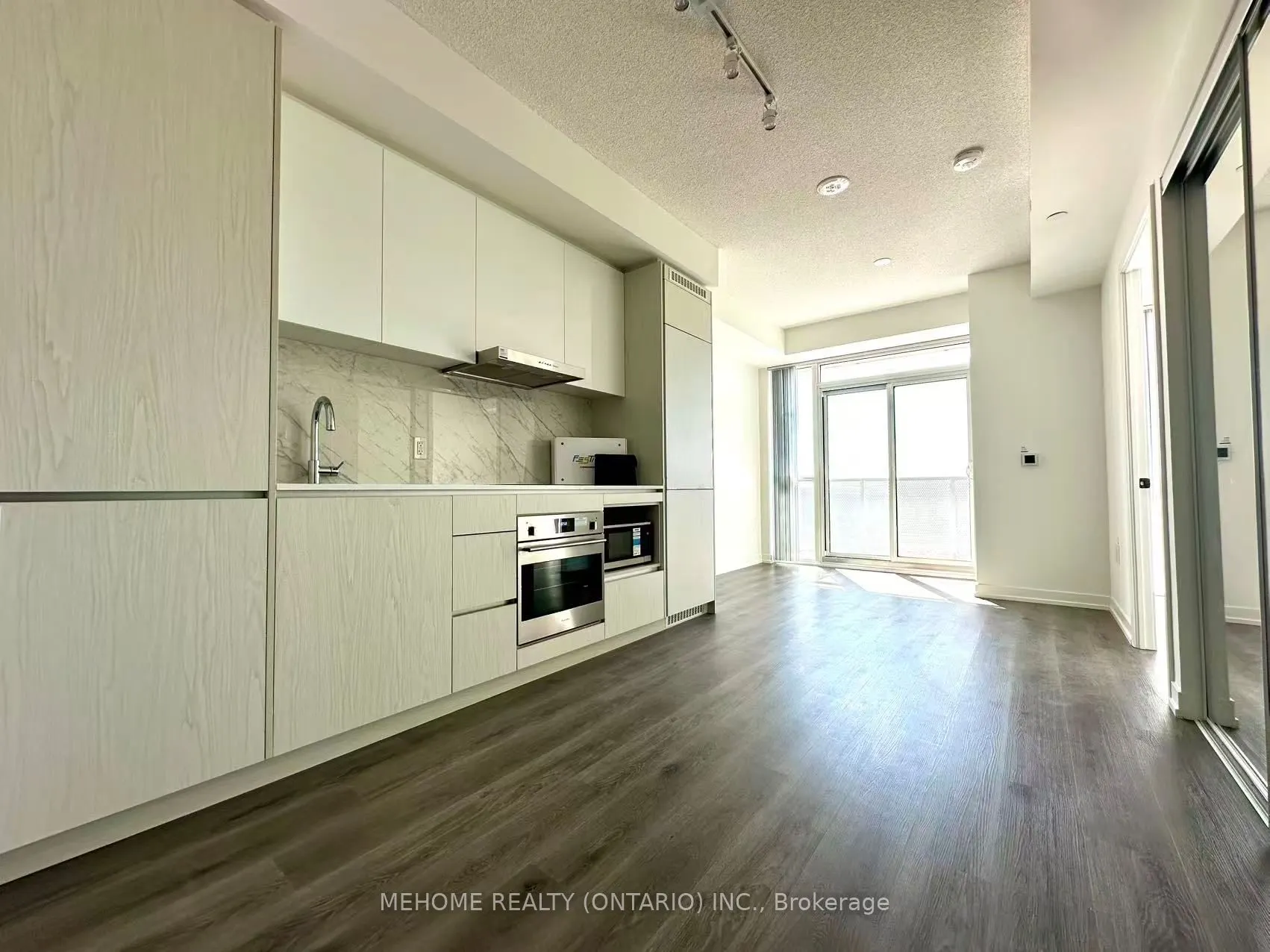 28 Interchange Way, #4211