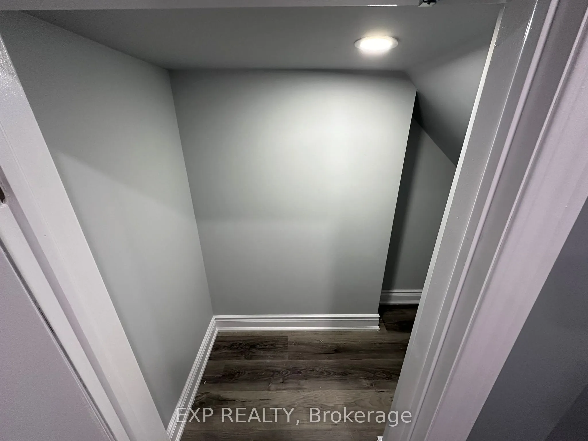 31 Lorne Thomas Place