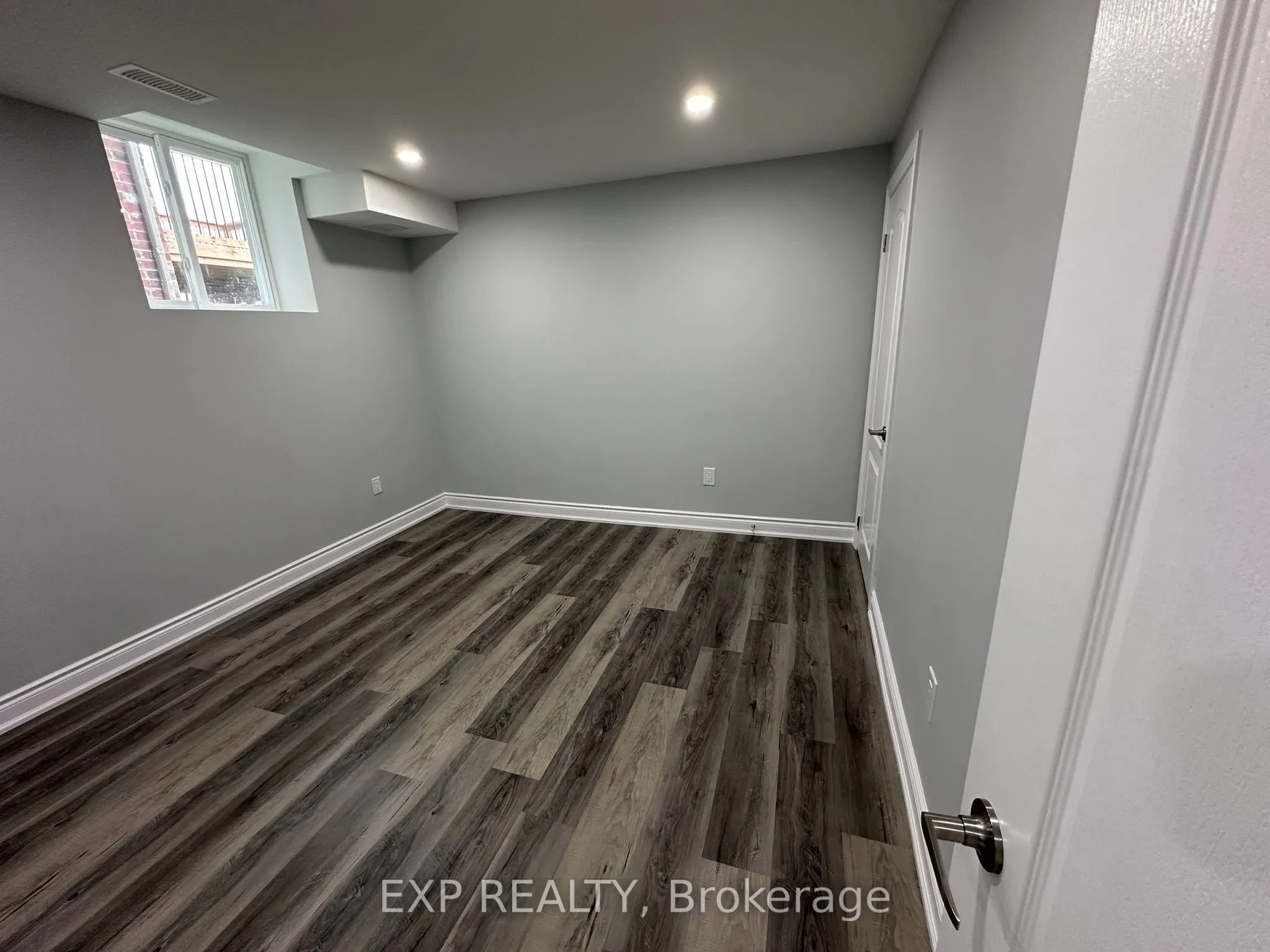 31 Lorne Thomas Place