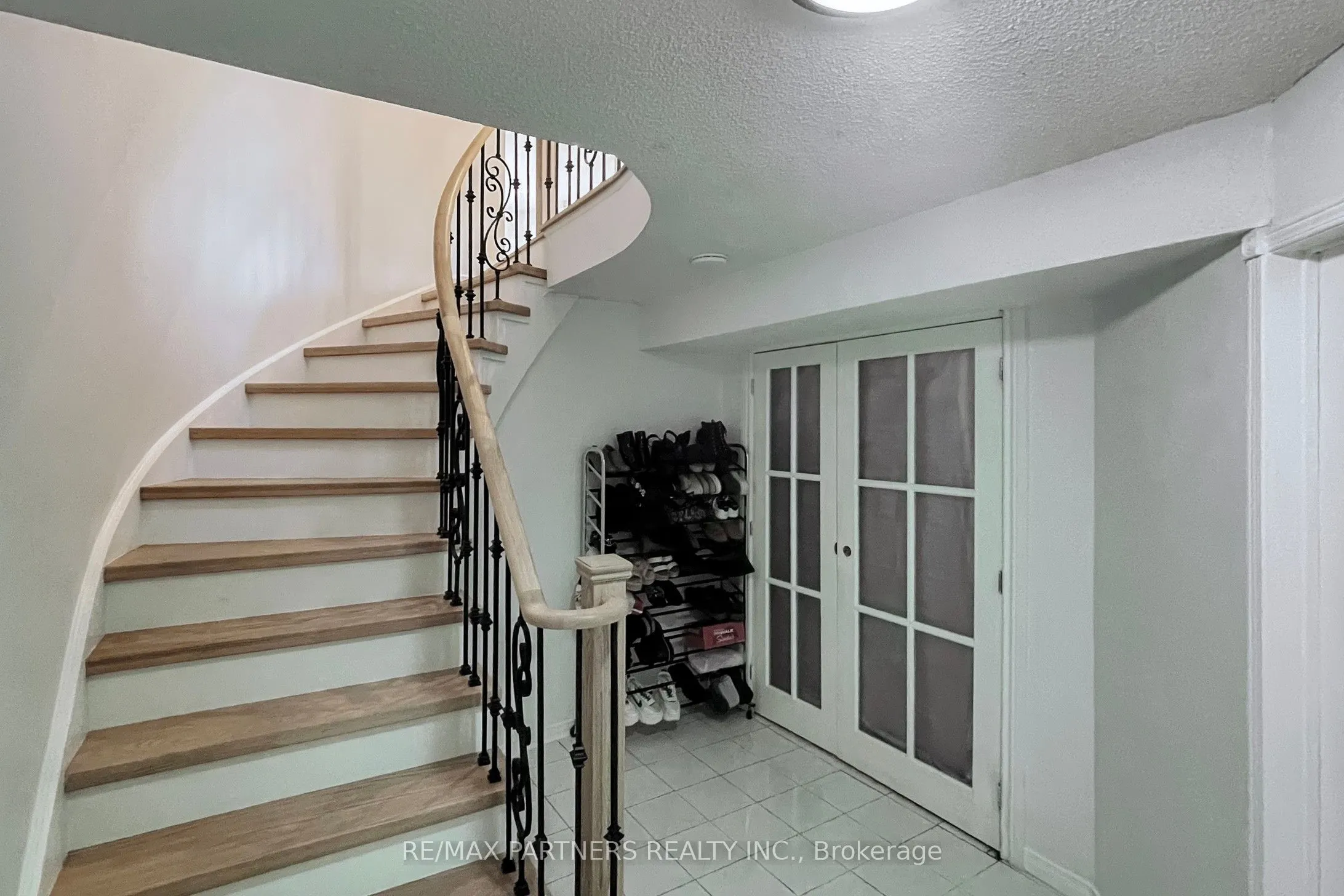 26 Sandfield Drive