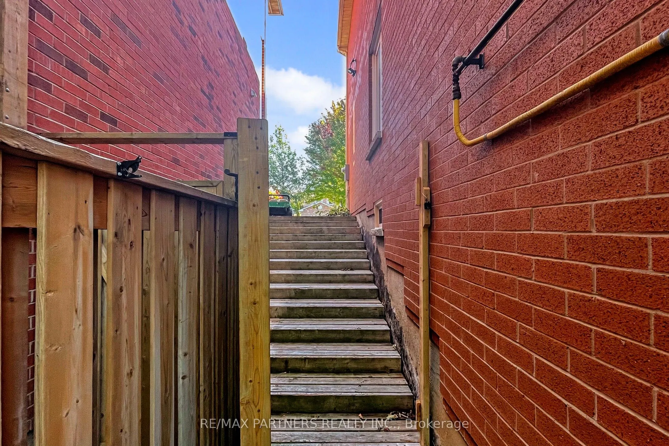 26 Sandfield Drive