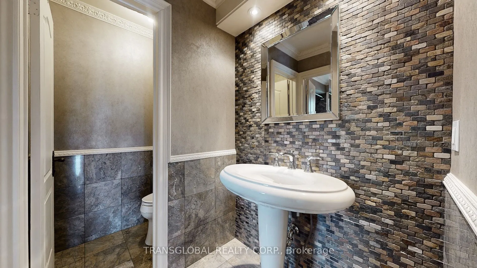 458 Beverley Glen Boulevard
