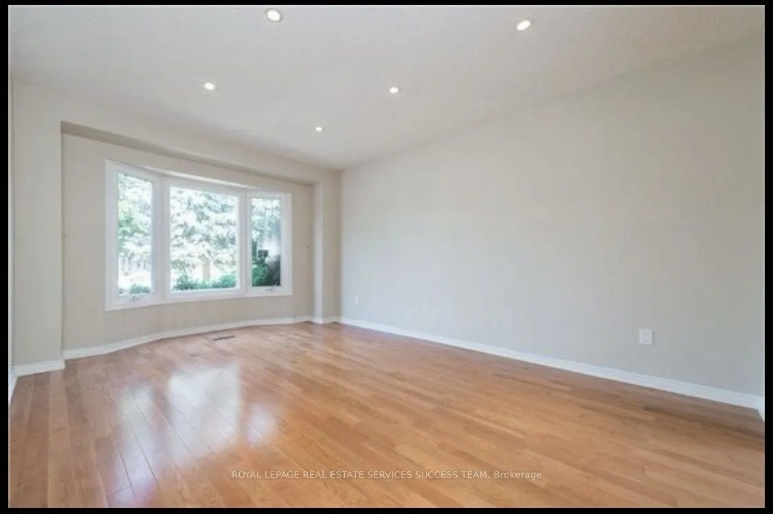 33 HEMLOCK Drive