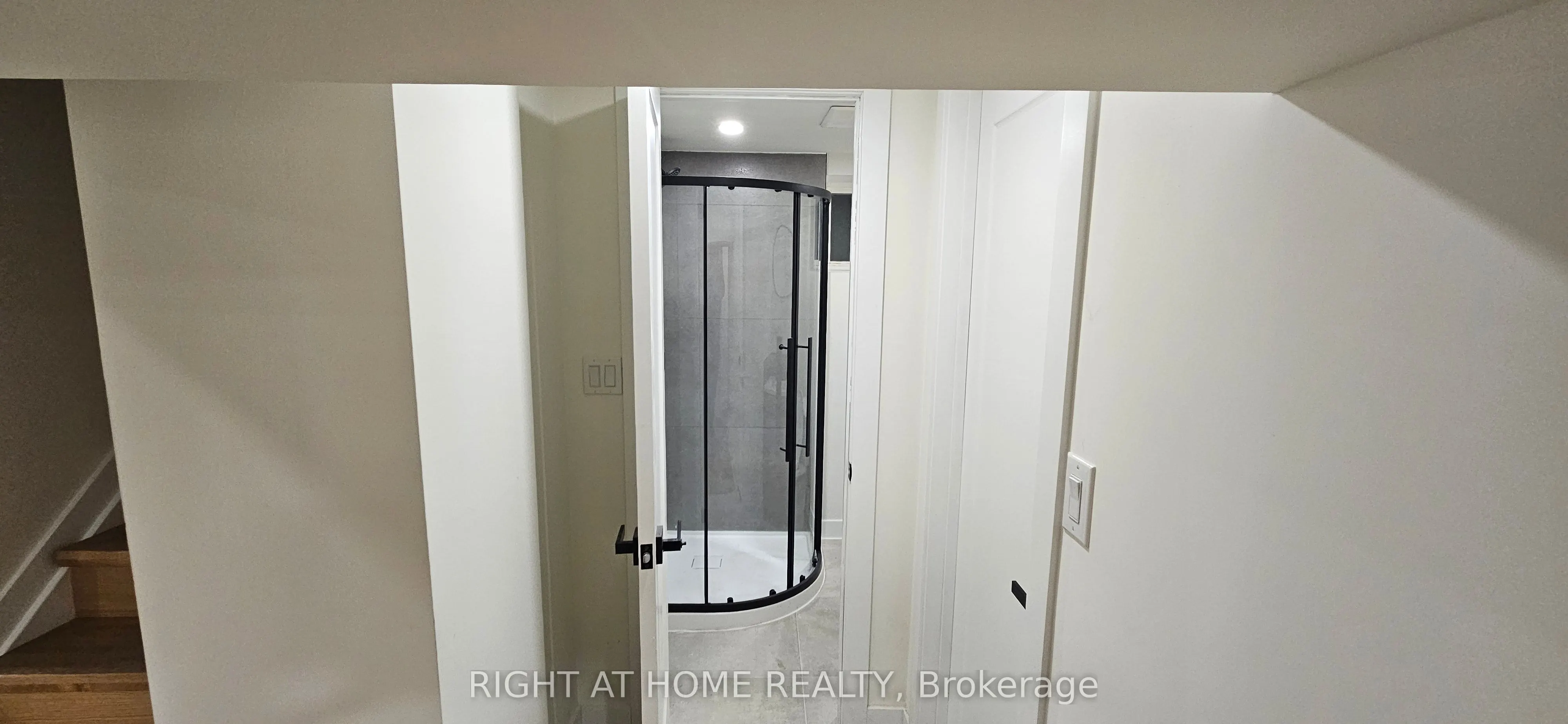 38 Jasper Drive, #lower level