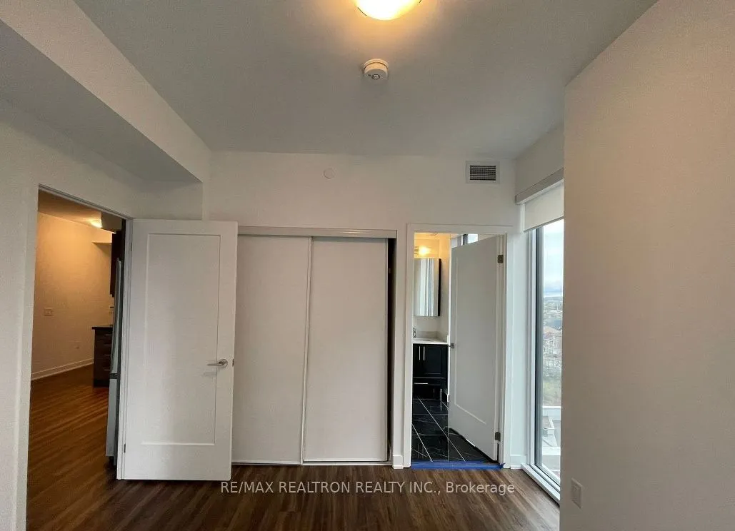 95 Oneida Crescent, #804