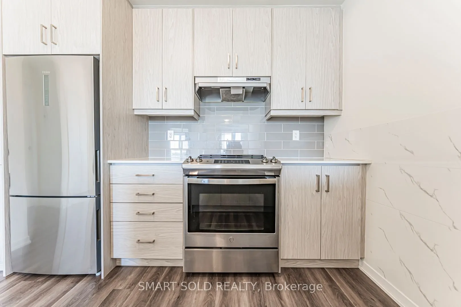 140 Honeycrisp Crescent, #287
