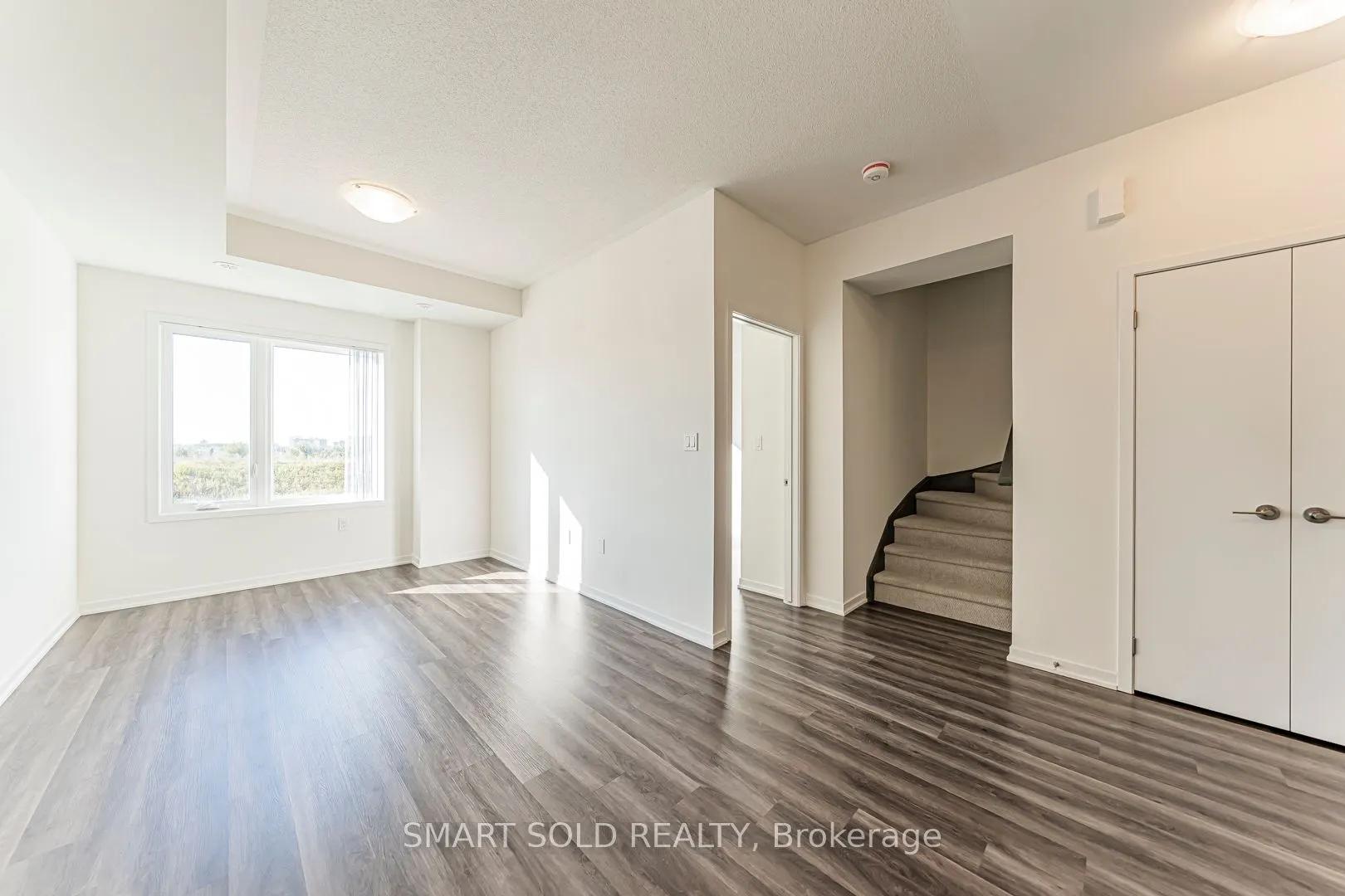 140 Honeycrisp Crescent, #287