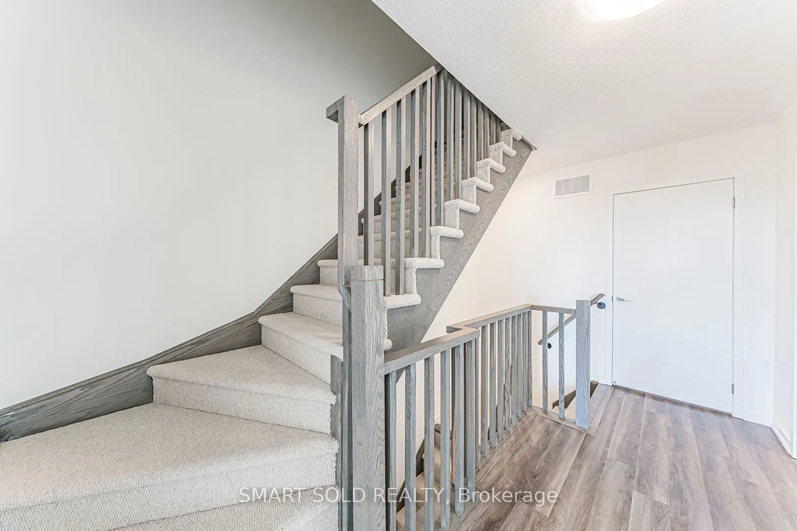 140 Honeycrisp Crescent, #287