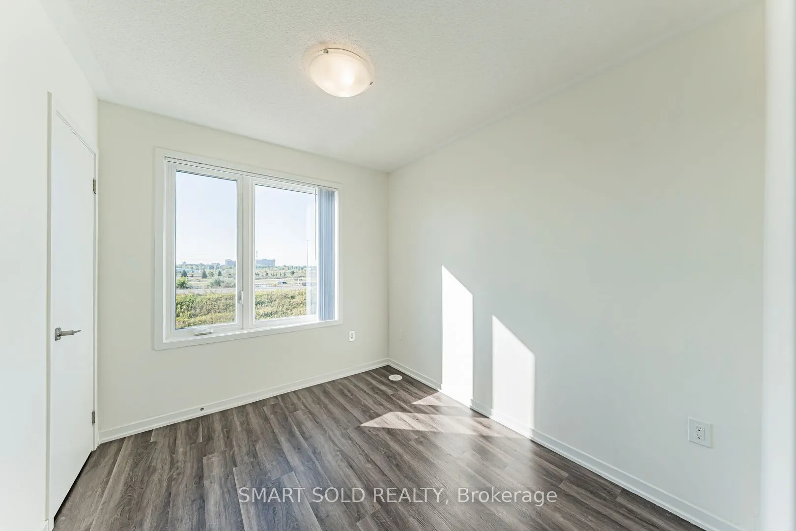 140 Honeycrisp Crescent, #287