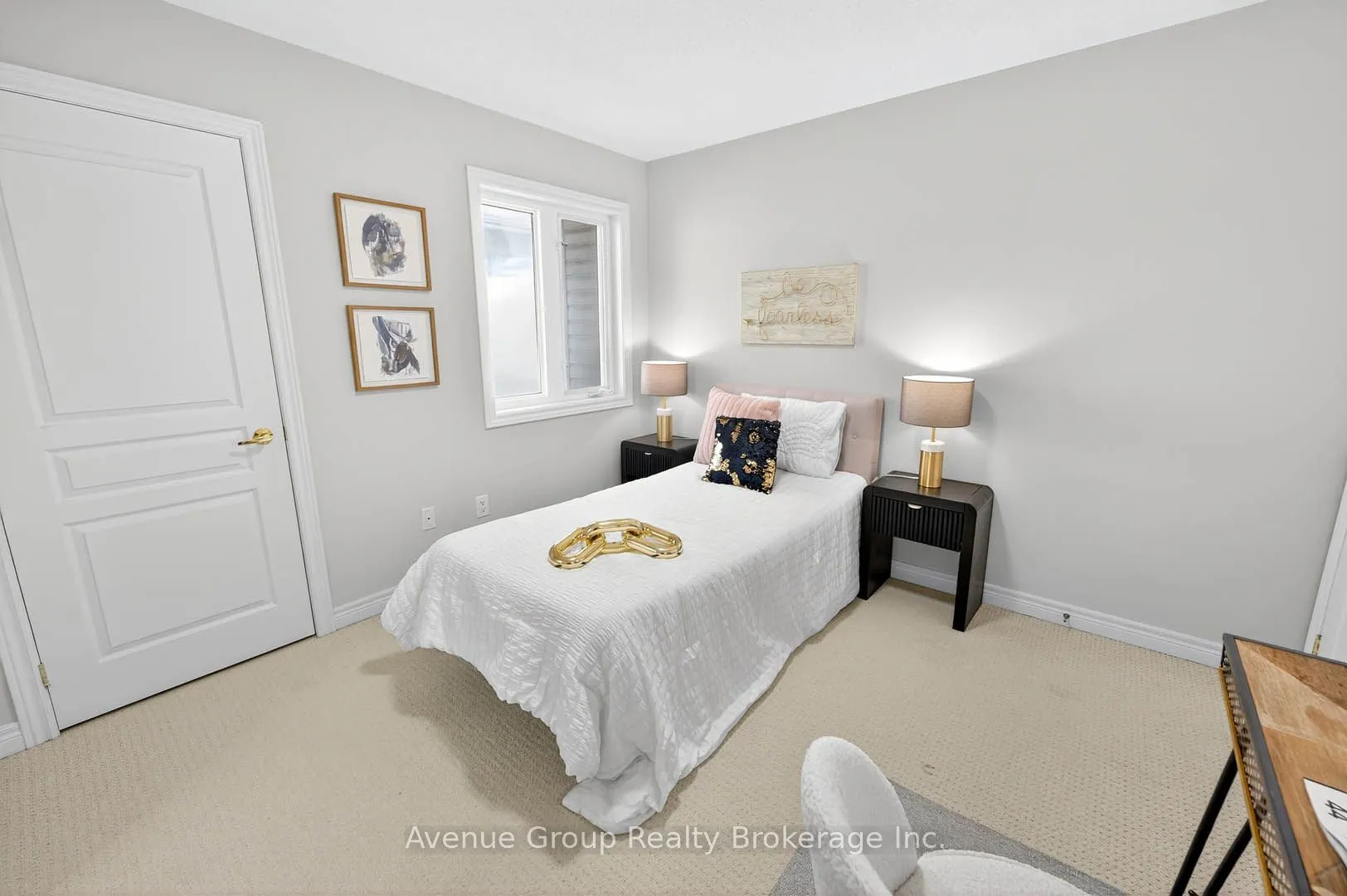 17 Adastra Crescent