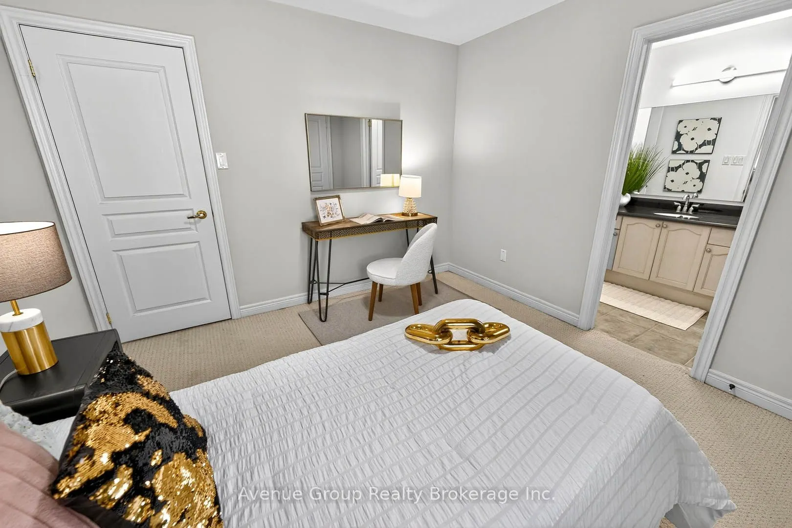 17 Adastra Crescent