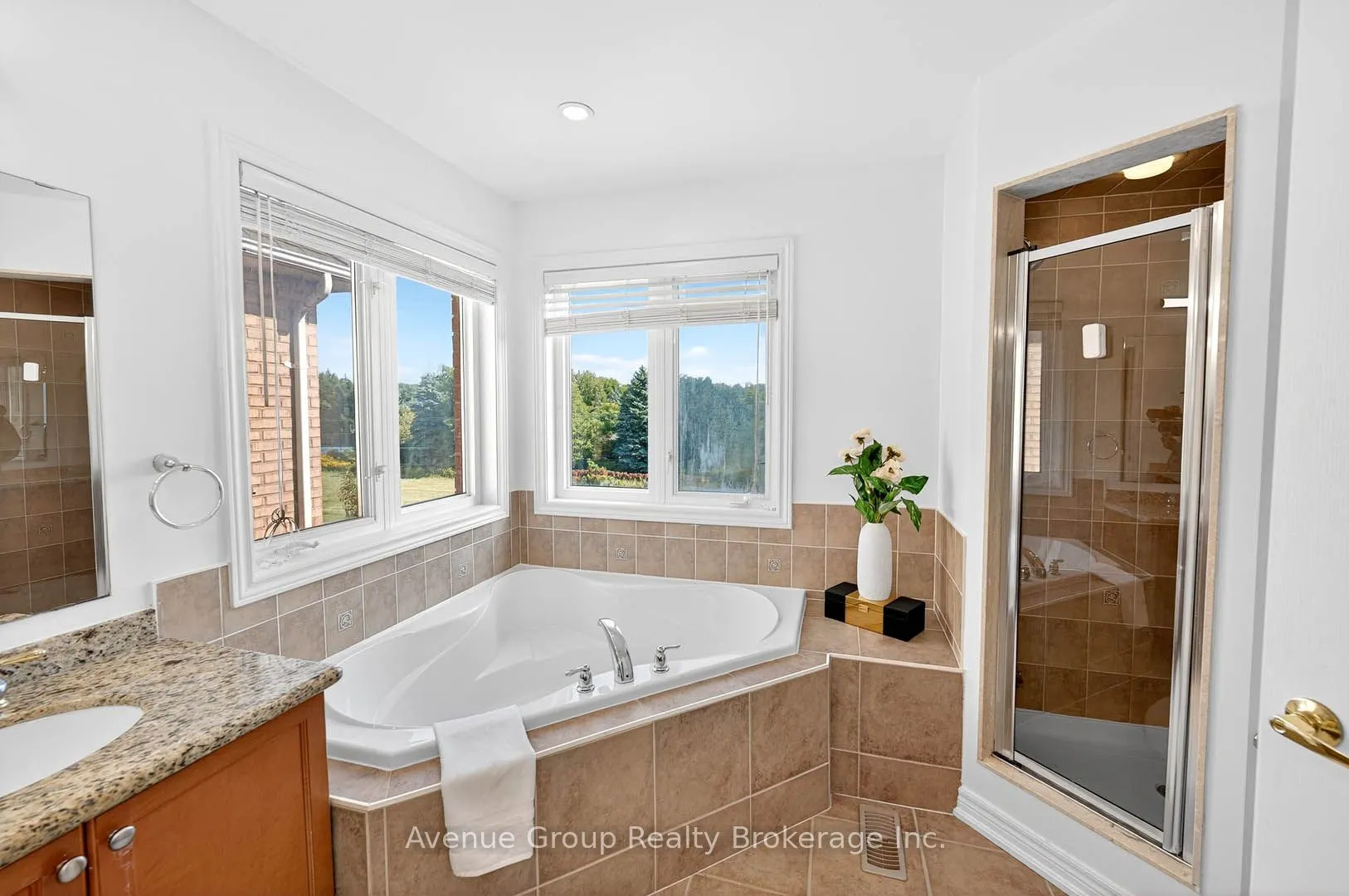 17 Adastra Crescent