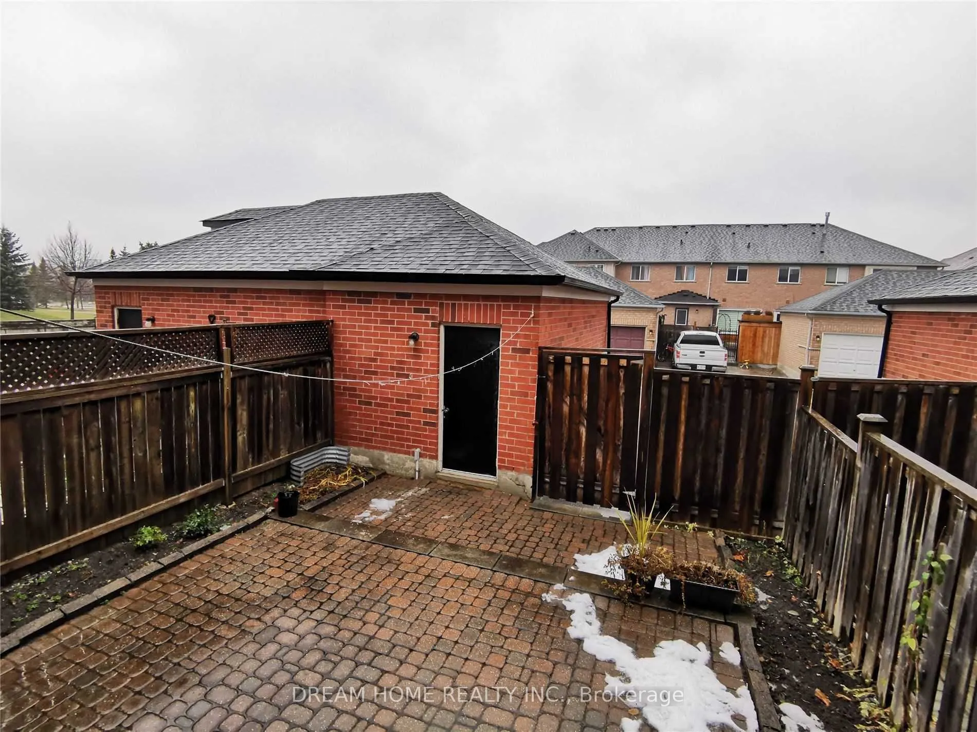 4 Bassett Avenue
