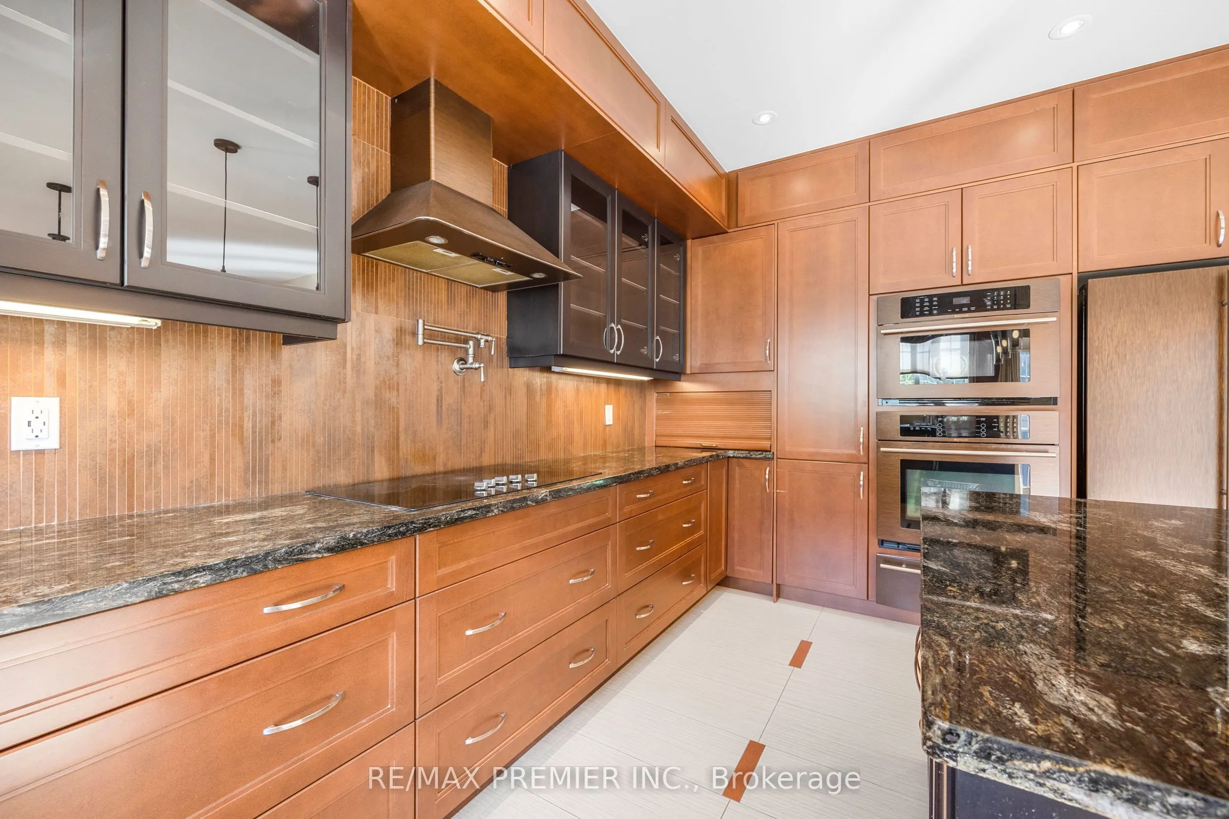 76 Orleans Circle
