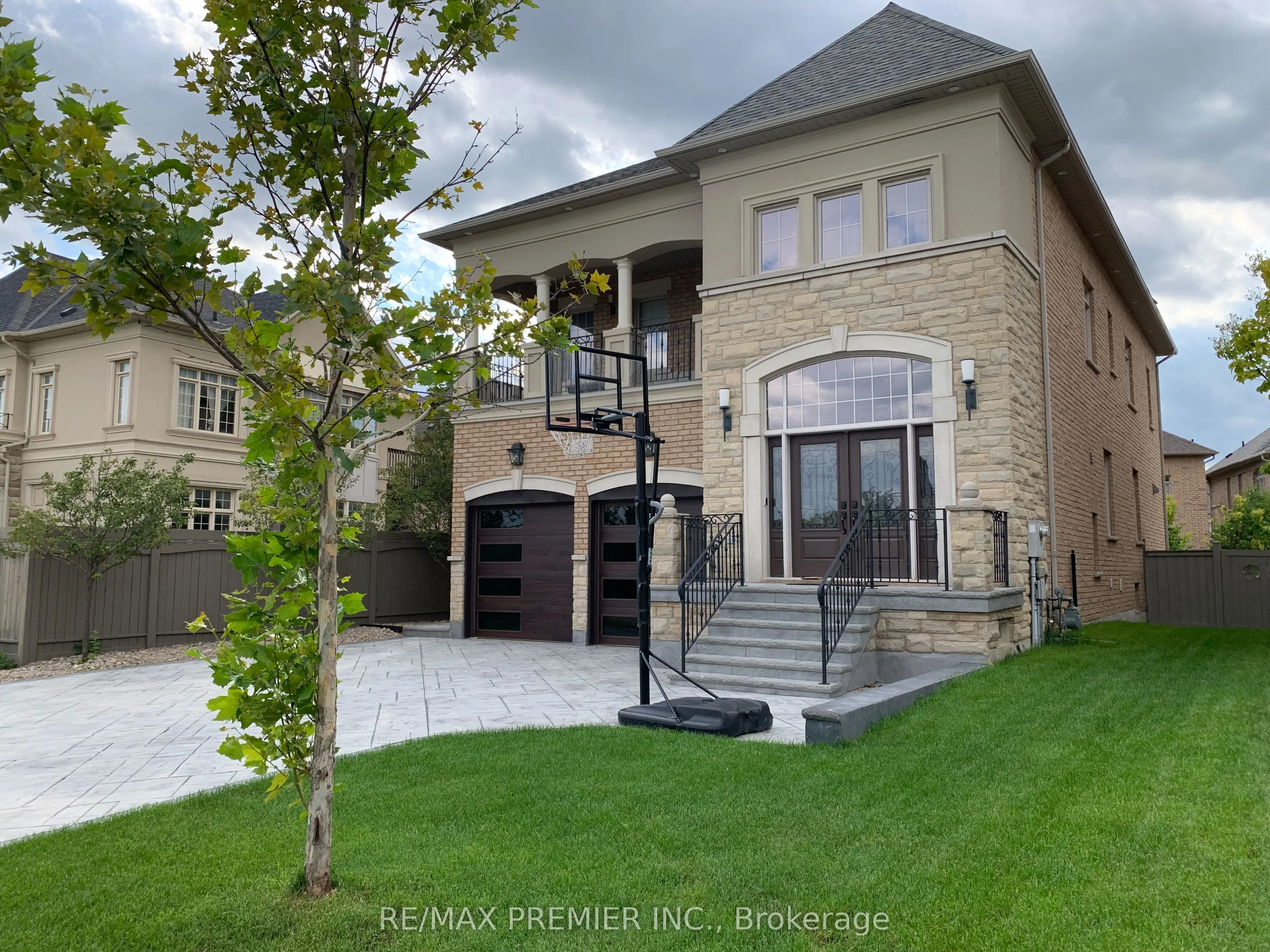 76 Orleans Circle
