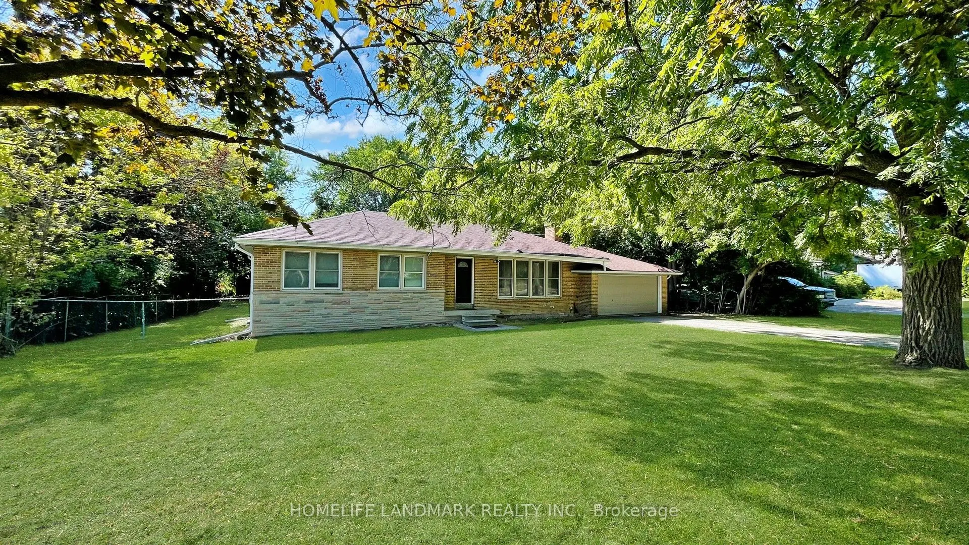 11 Uplands Avenue