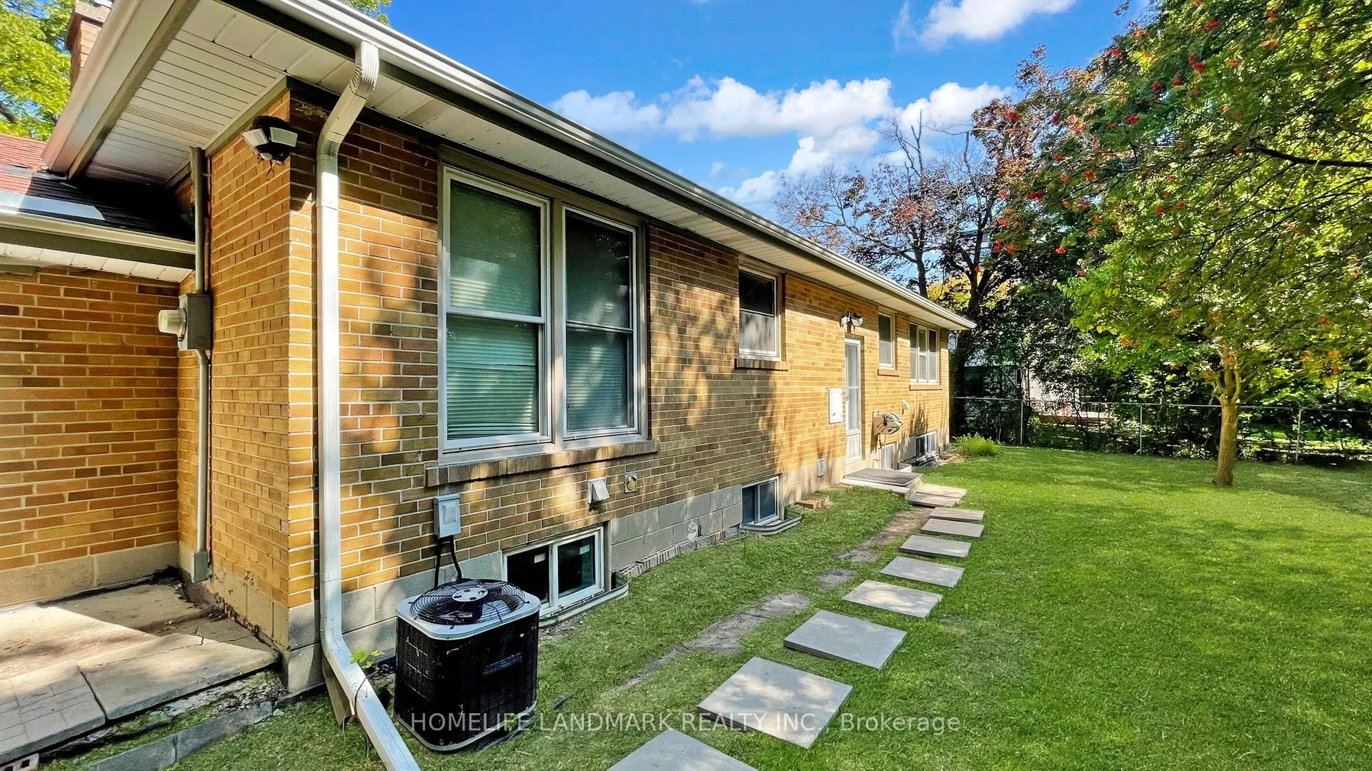 11 Uplands Avenue
