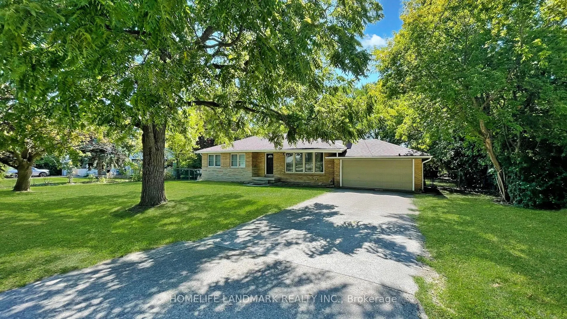 11 Uplands Avenue