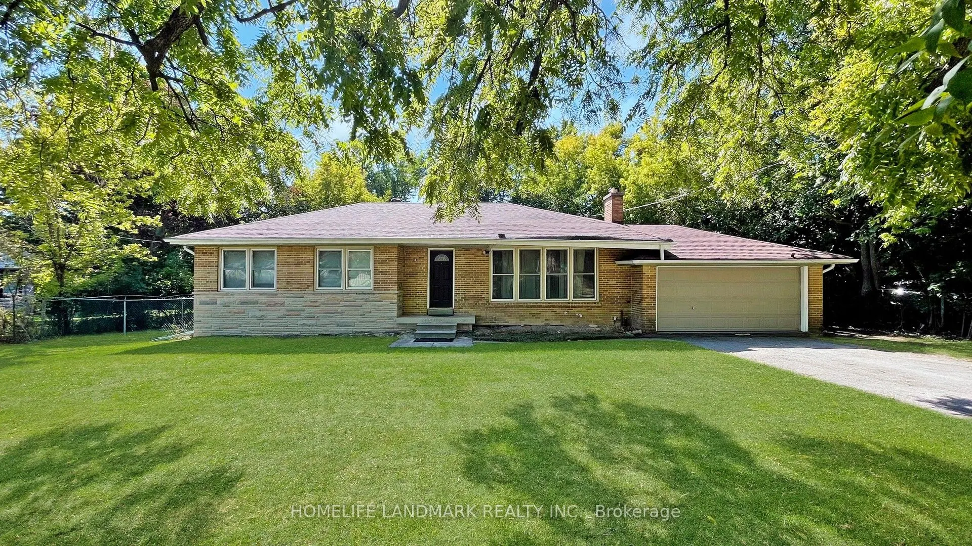 11 Uplands Avenue
