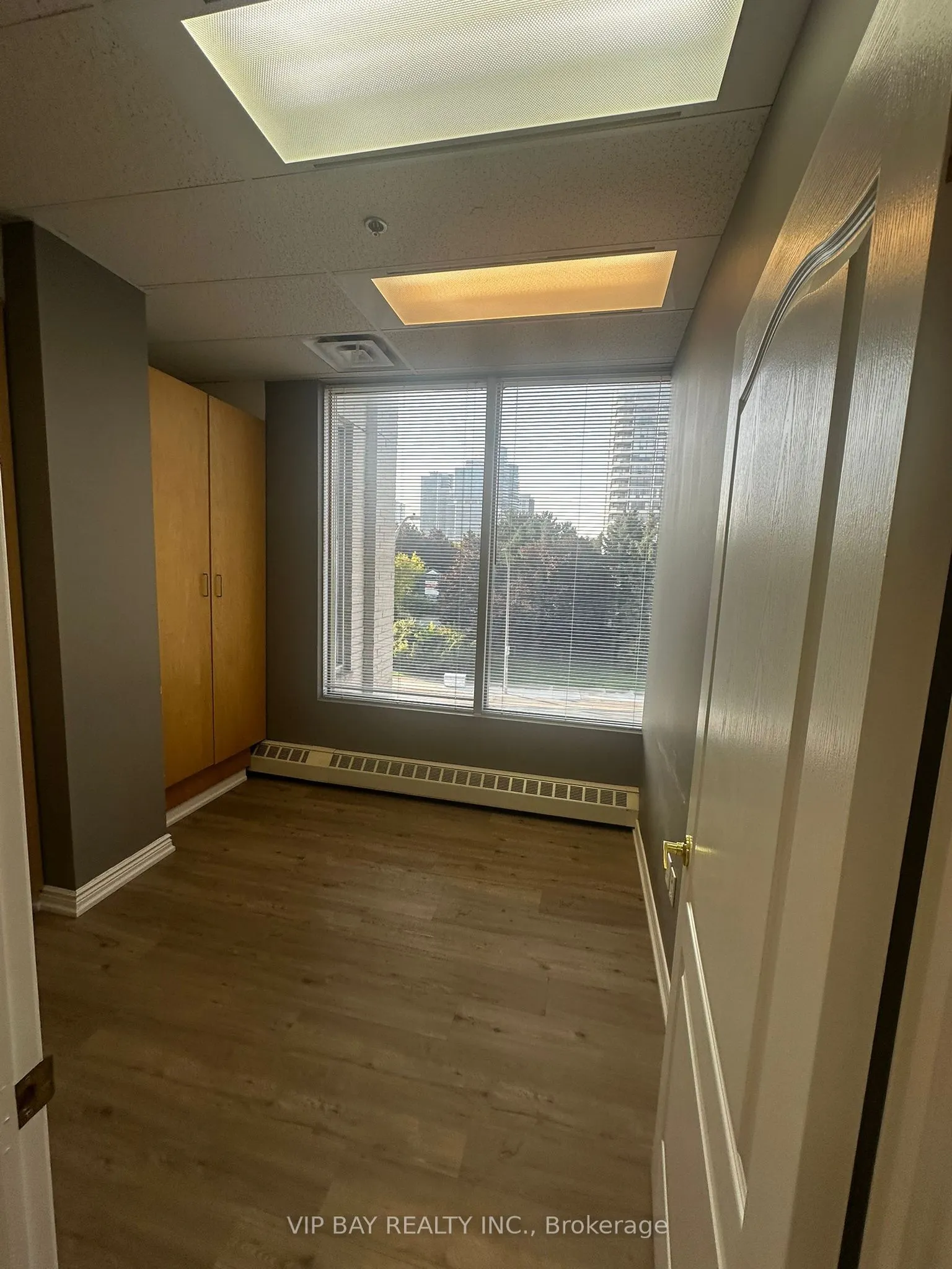7368 Yonge Street, #201