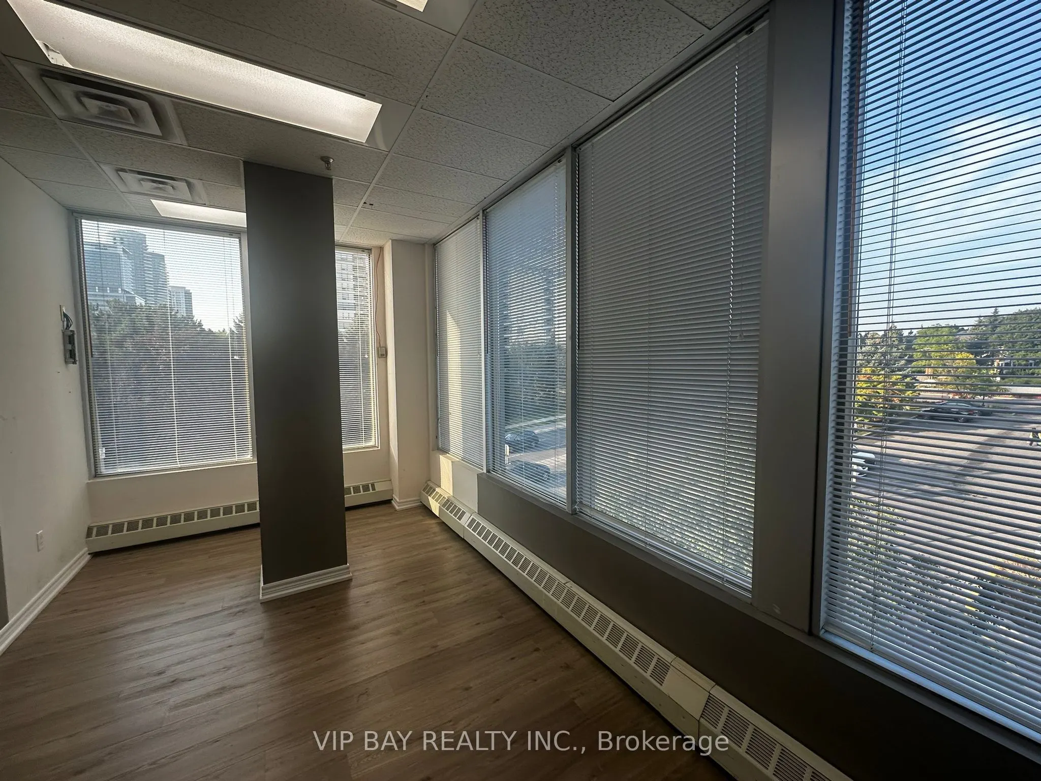 7368 Yonge Street, #201
