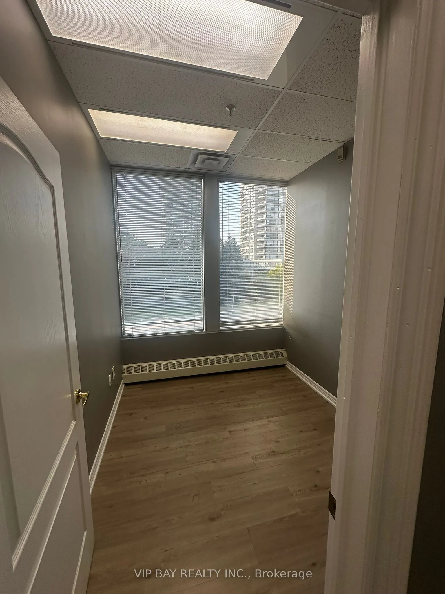 7368 Yonge Street, #201