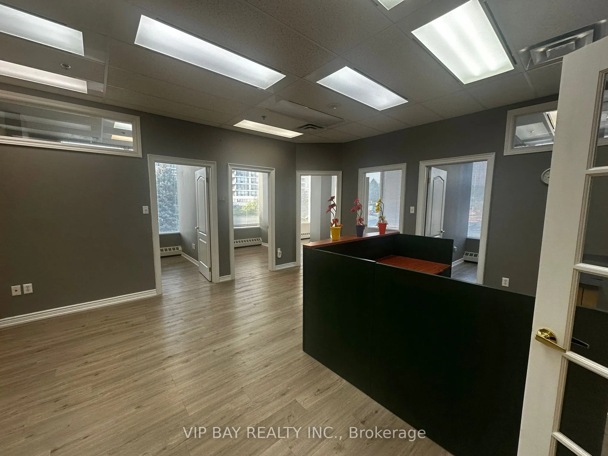 7368 Yonge Street, #201