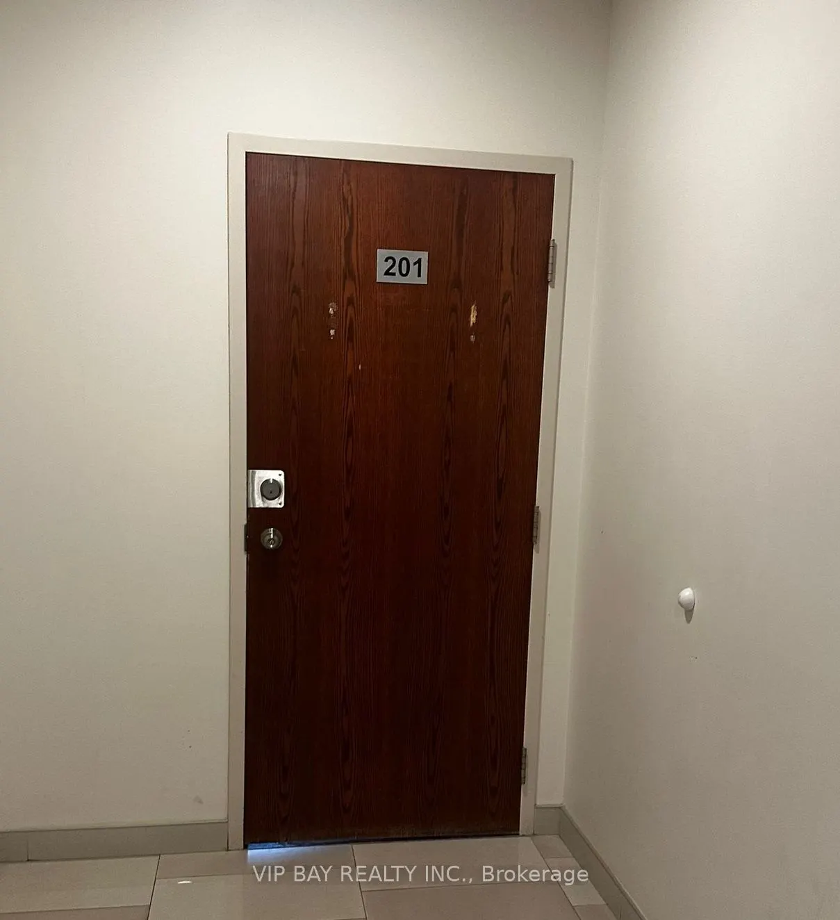 7368 Yonge Street, #201