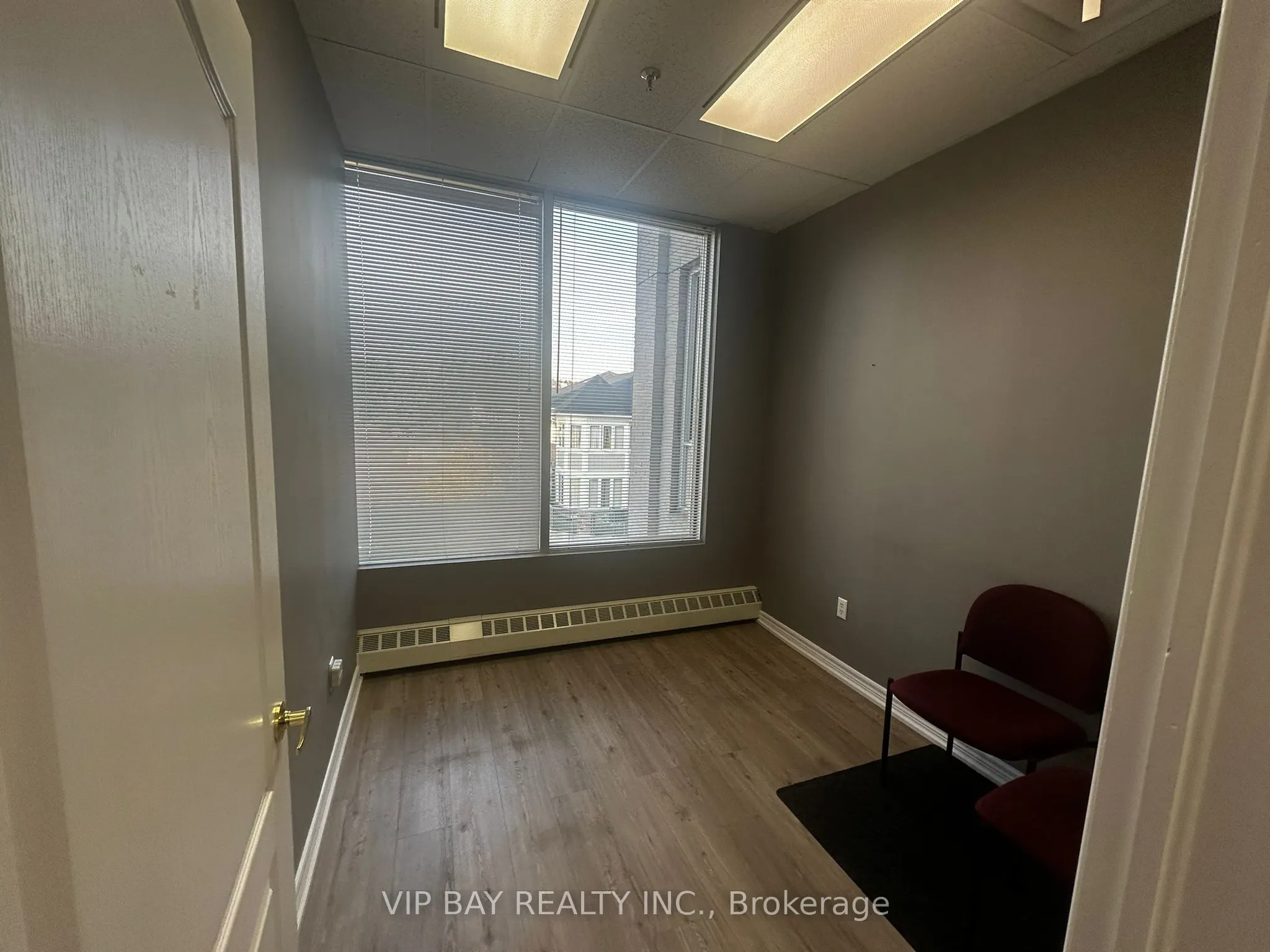 7368 Yonge Street, #201