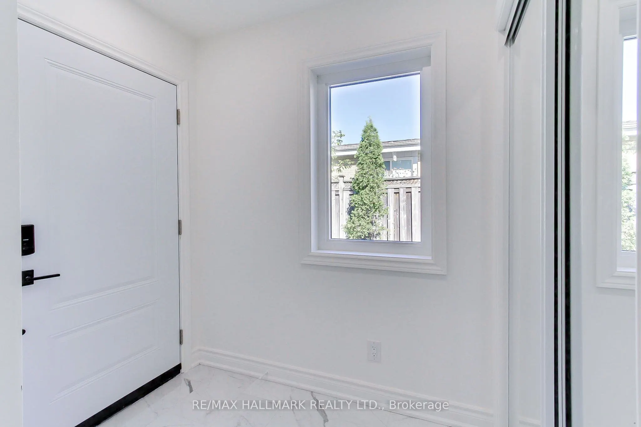 25 Knowles Crescent