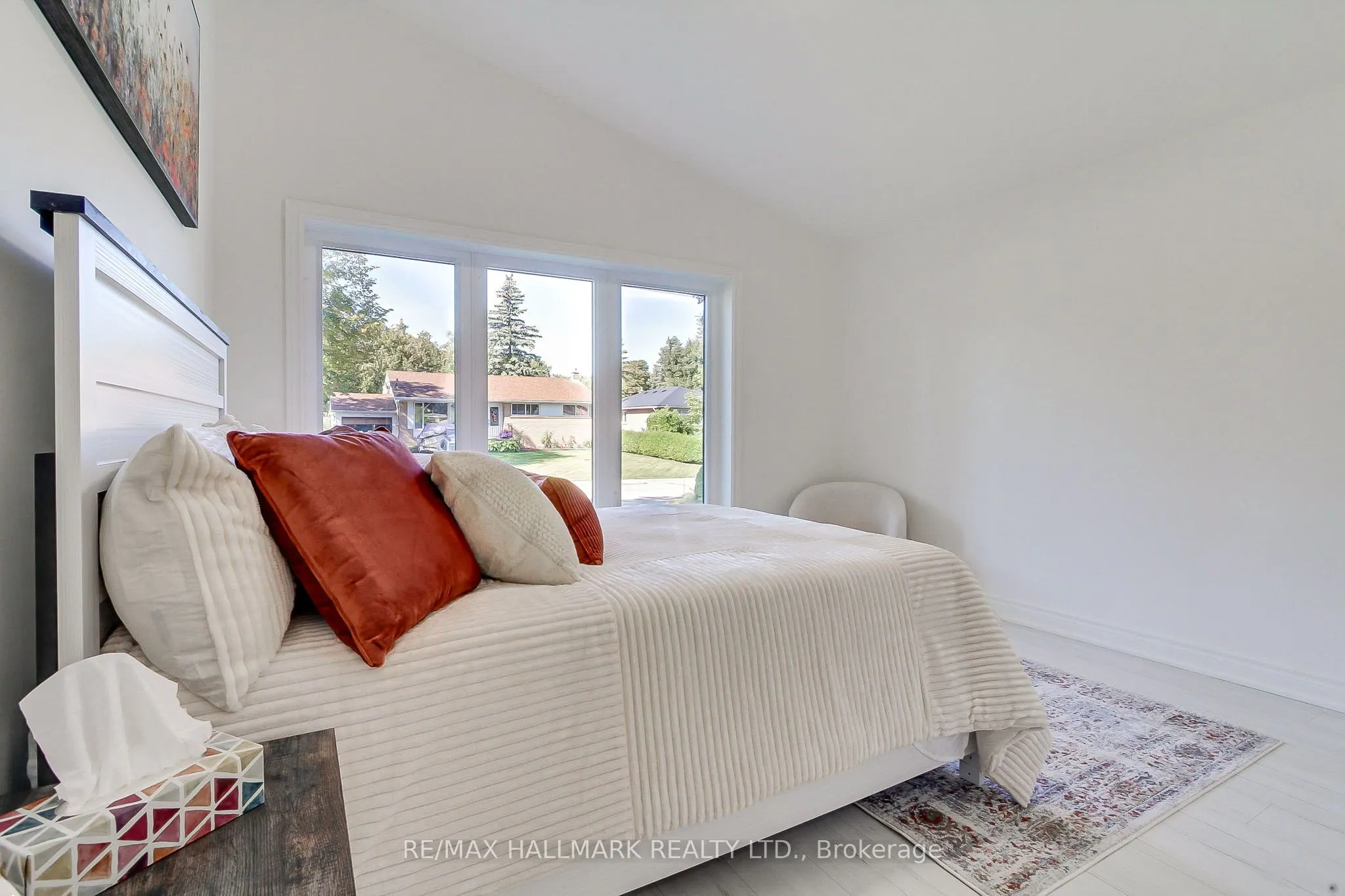 25 Knowles Crescent