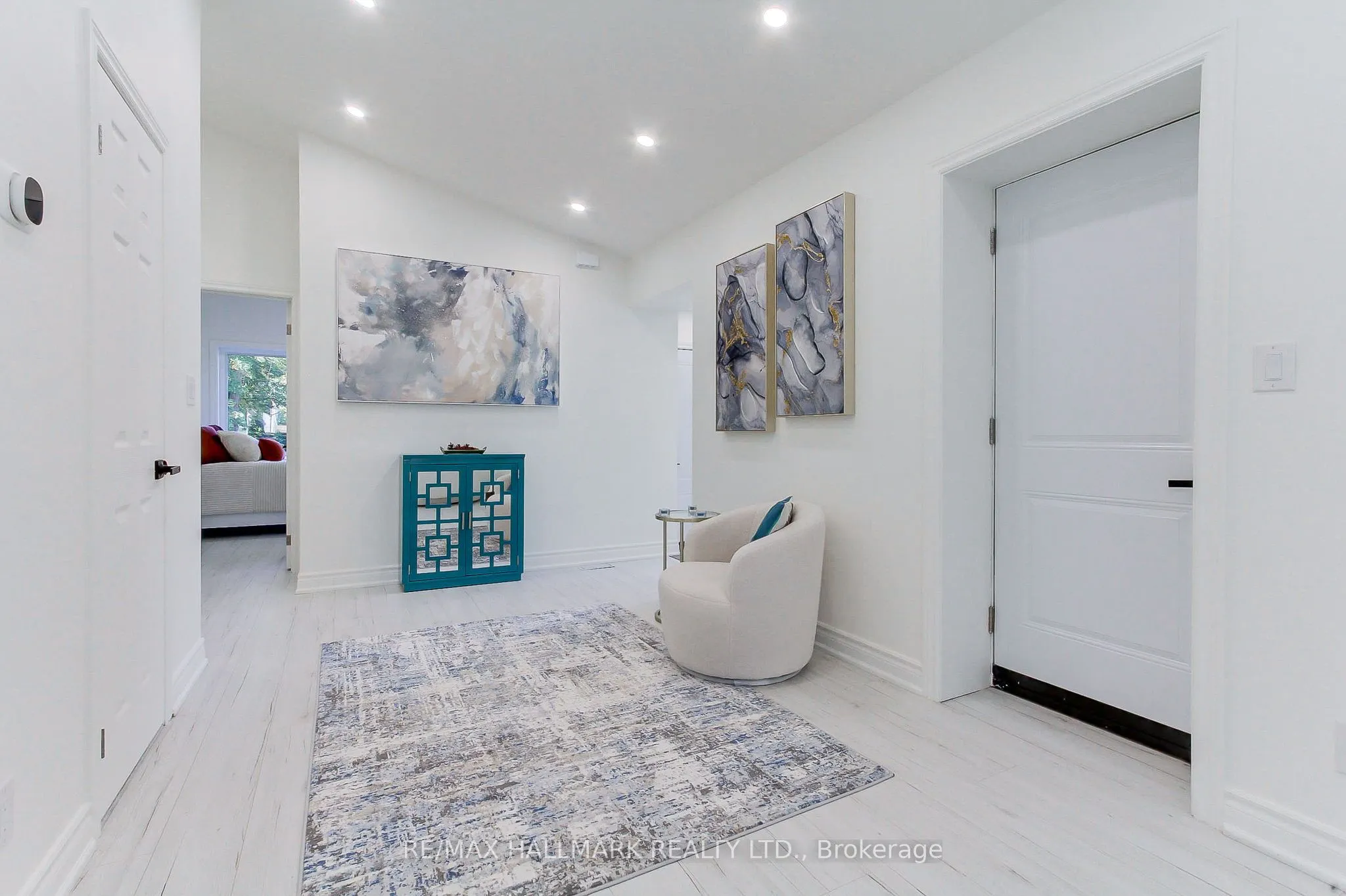 25 Knowles Crescent