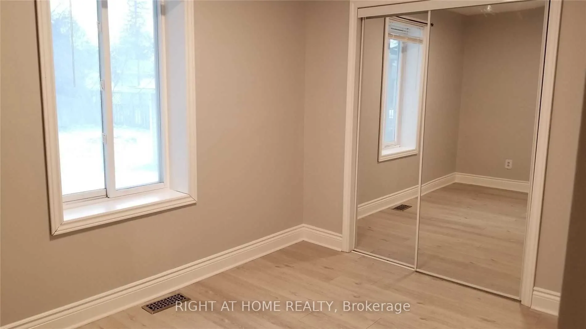 409 Marybay Crescent, #Main Floor