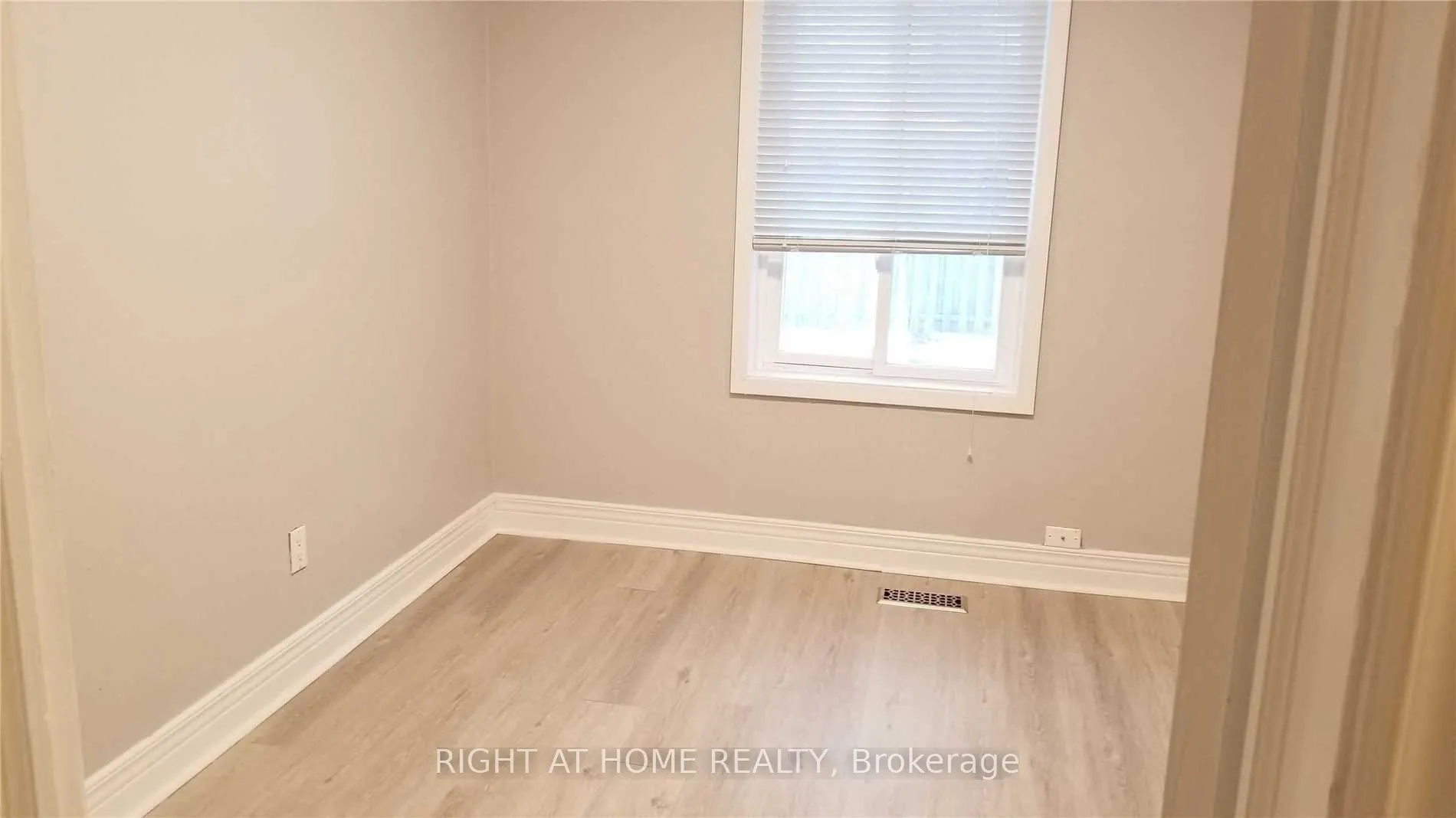 409 Marybay Crescent, #Main Floor