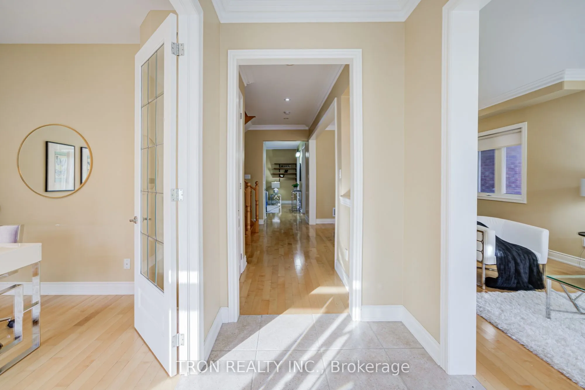 454 The Bridle Walk