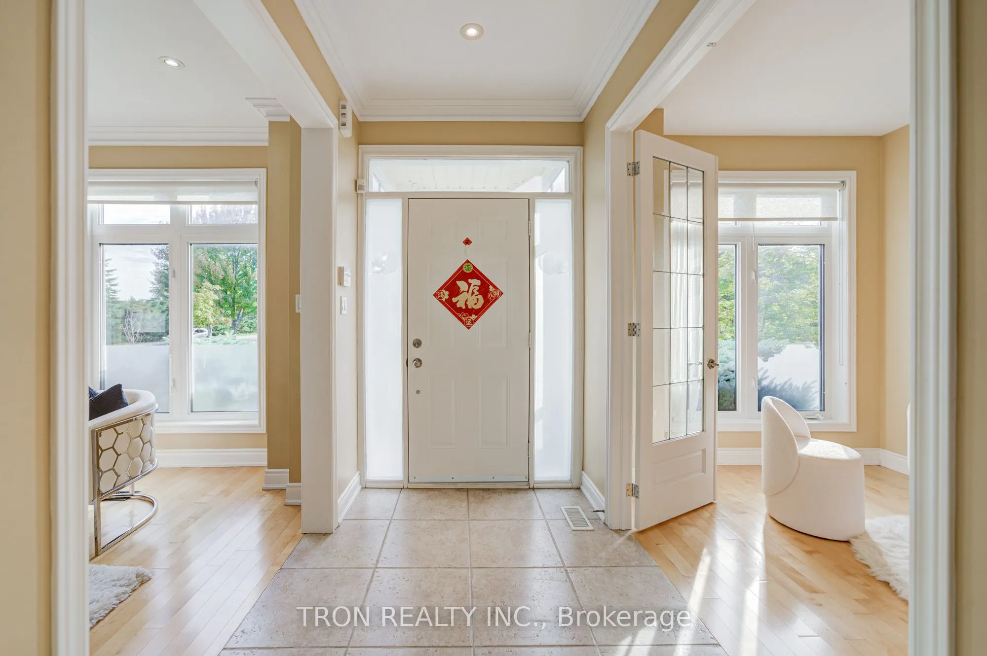 454 The Bridle Walk