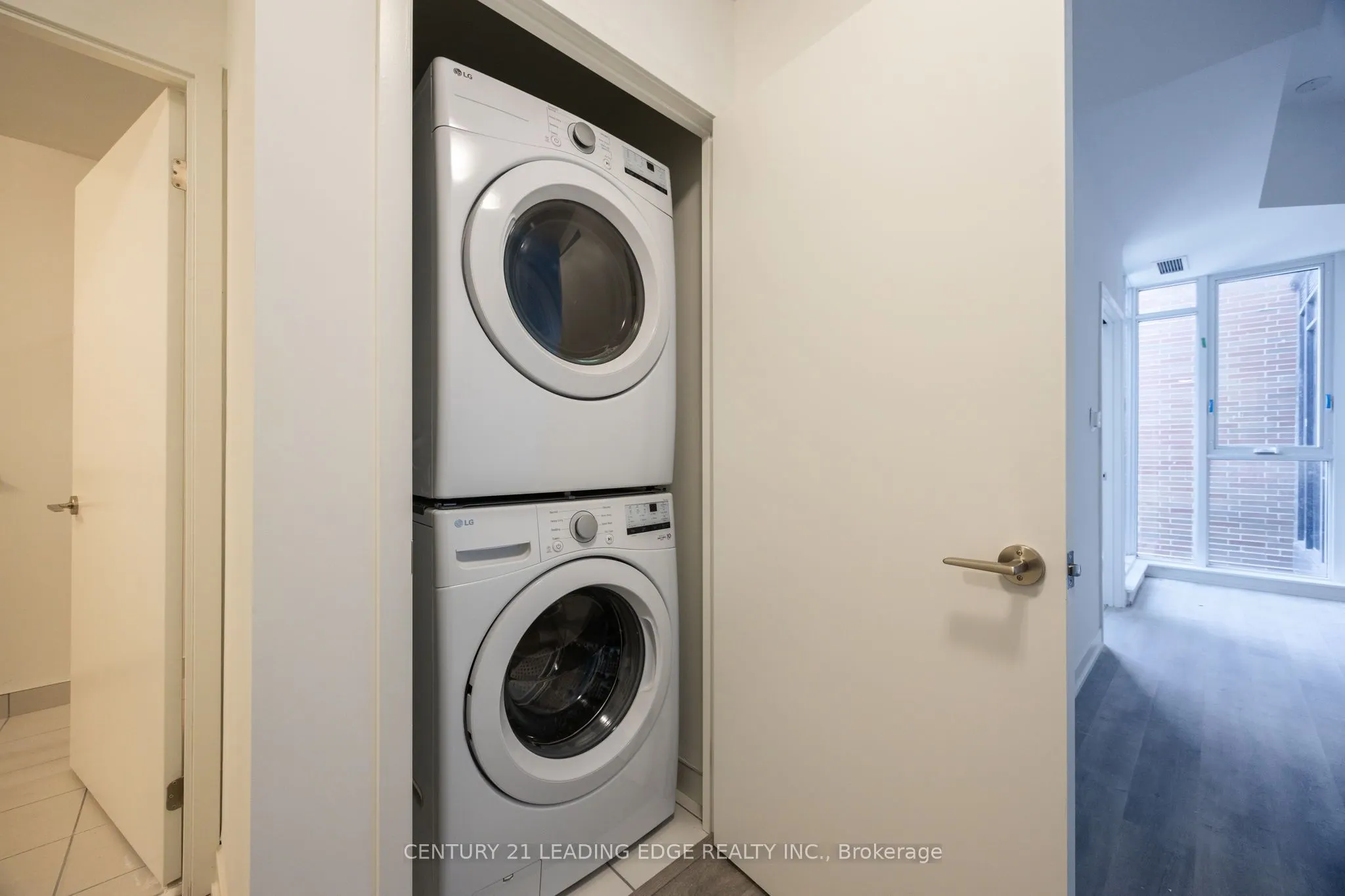 38 SIMCOE Promenade, #922