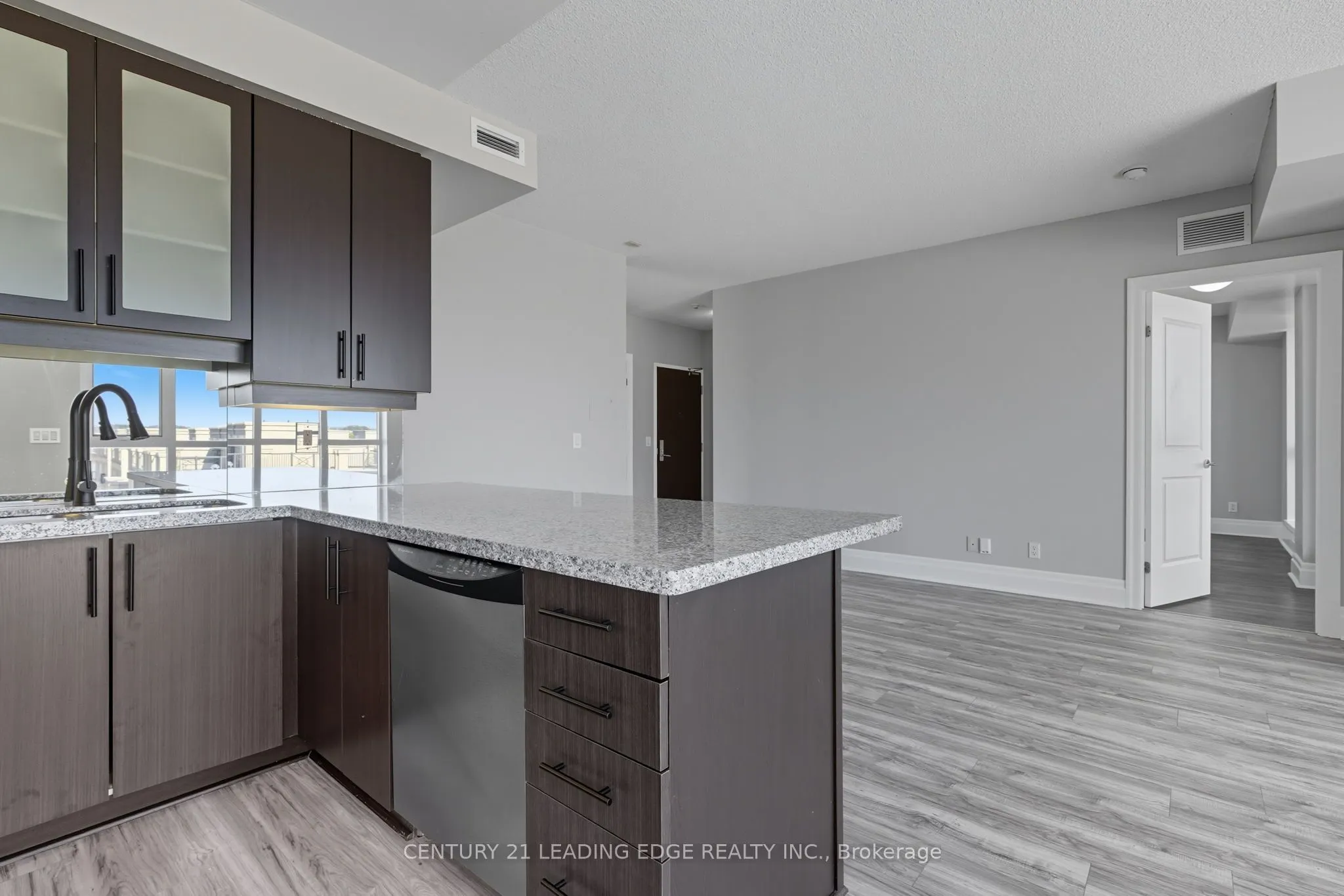 21 UPPER DUKE Crescent, #505