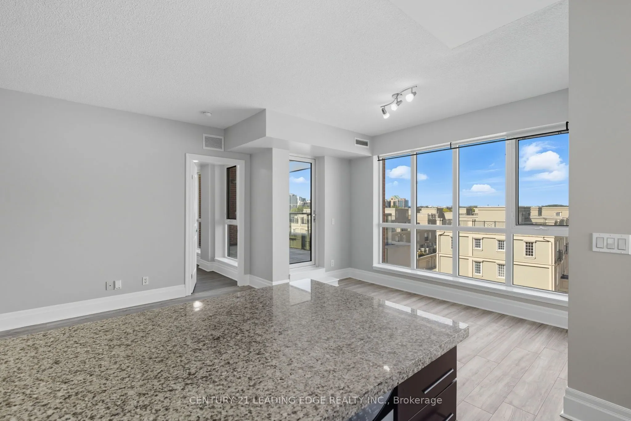 21 UPPER DUKE Crescent, #505