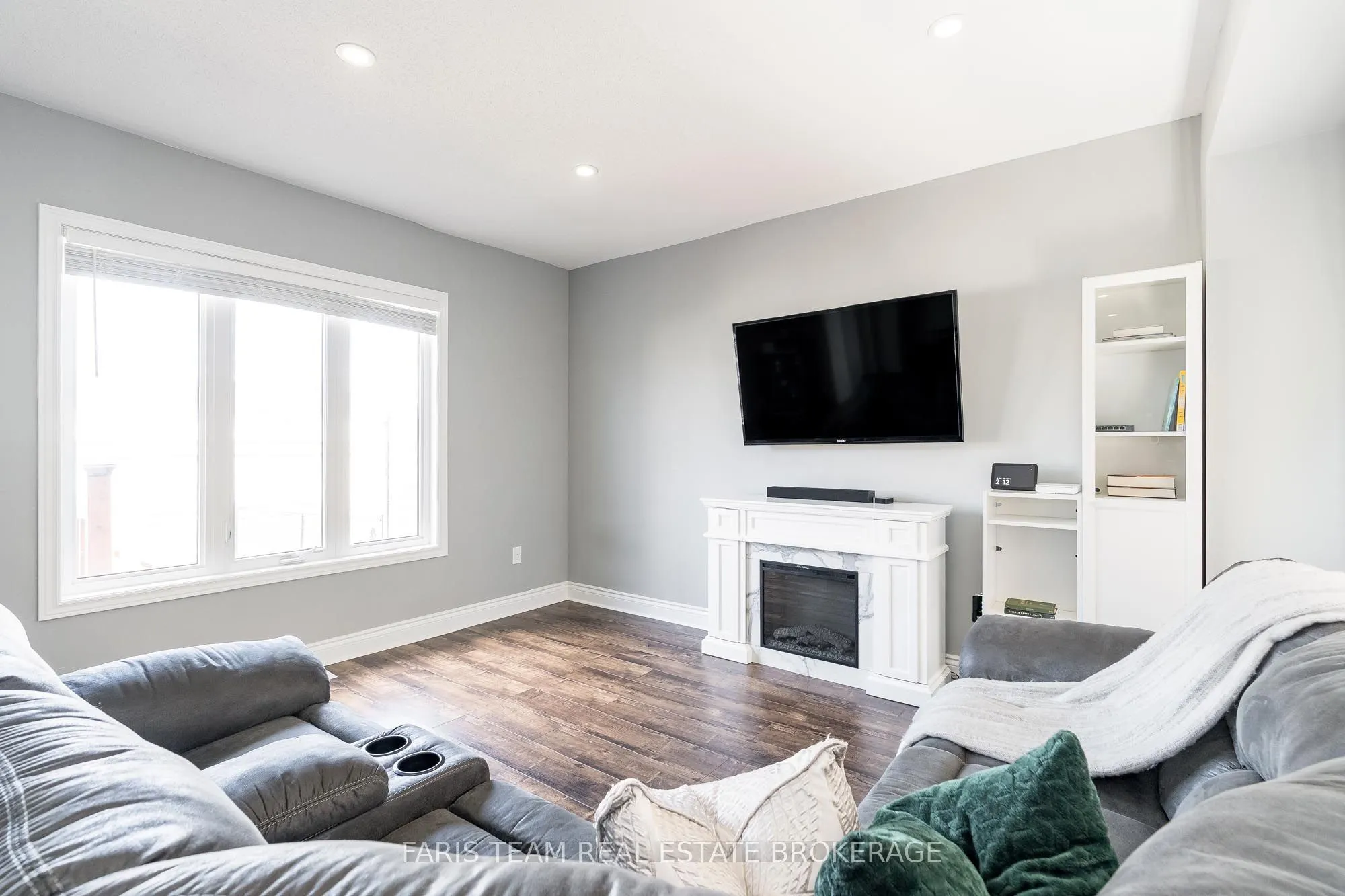 65 Kingsmere Crescent