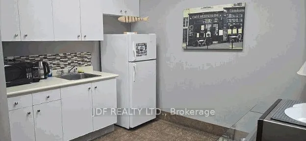 960 Edgeley Boulevard, #2A & 3A