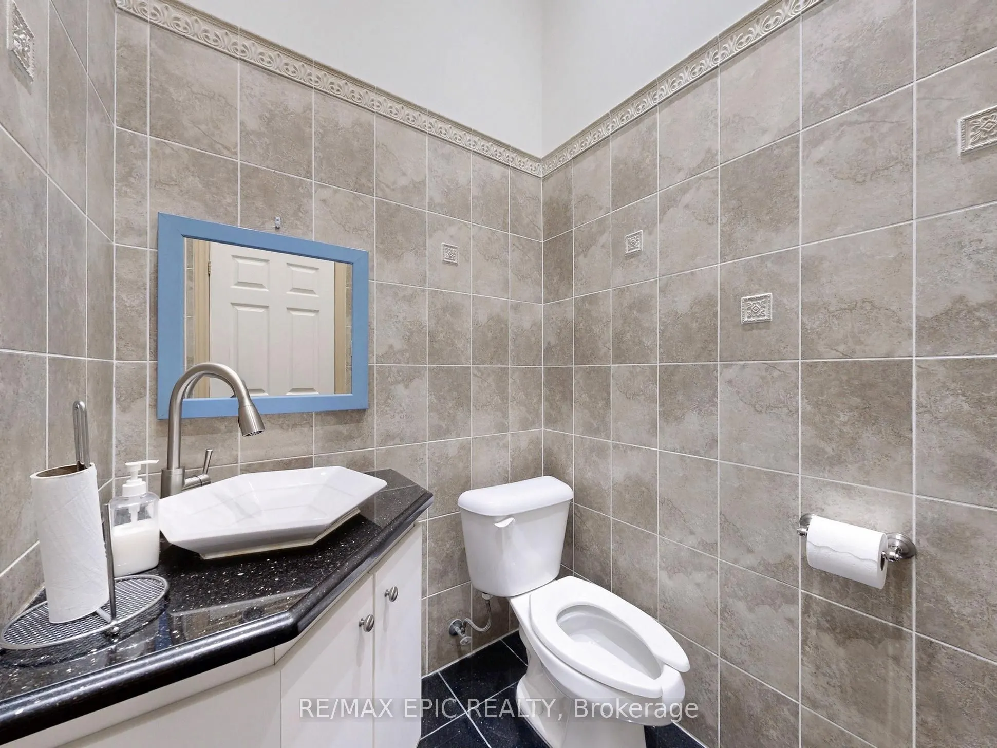 7010 Warden Avenue, #15