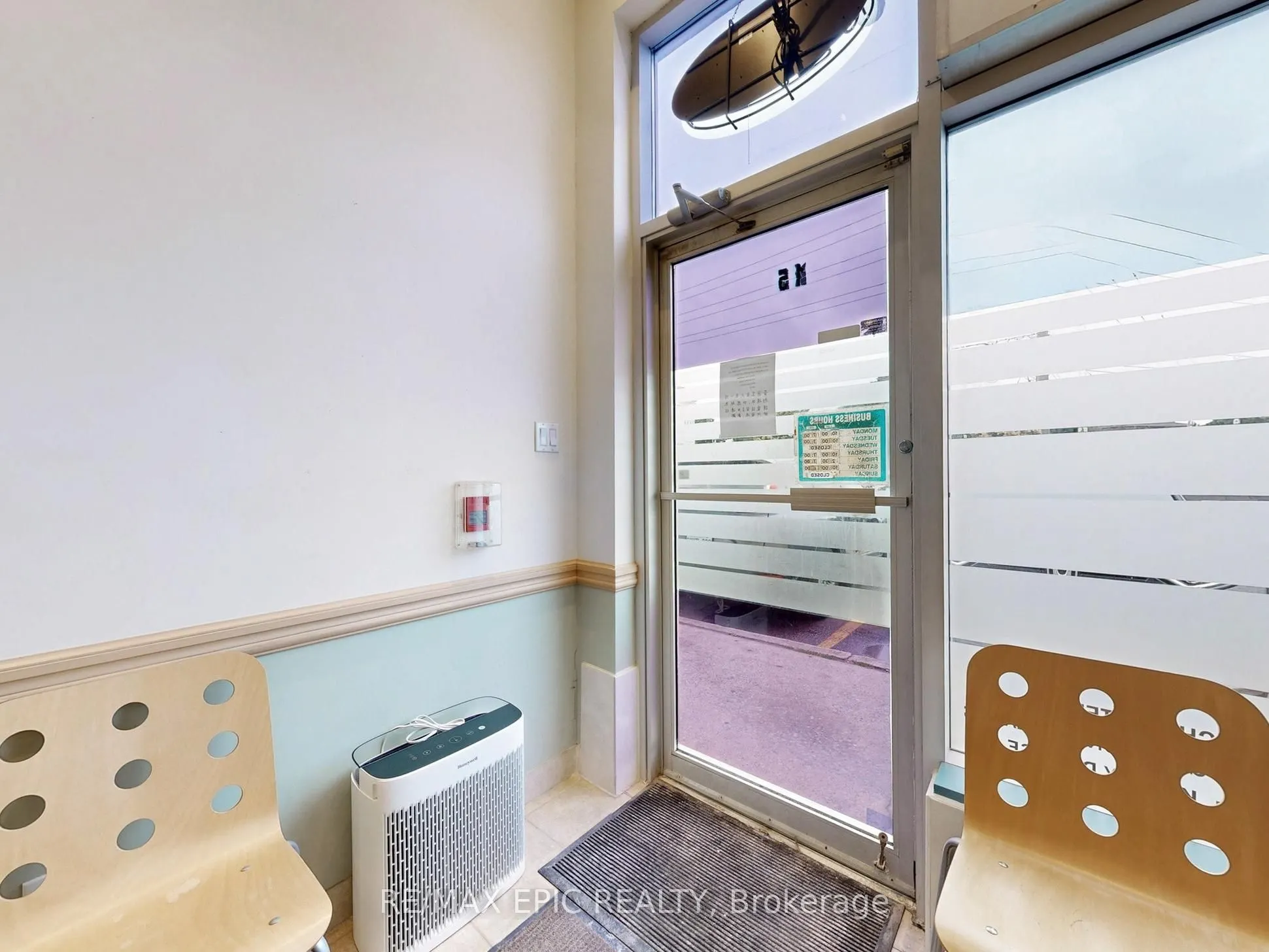 7010 Warden Avenue, #15