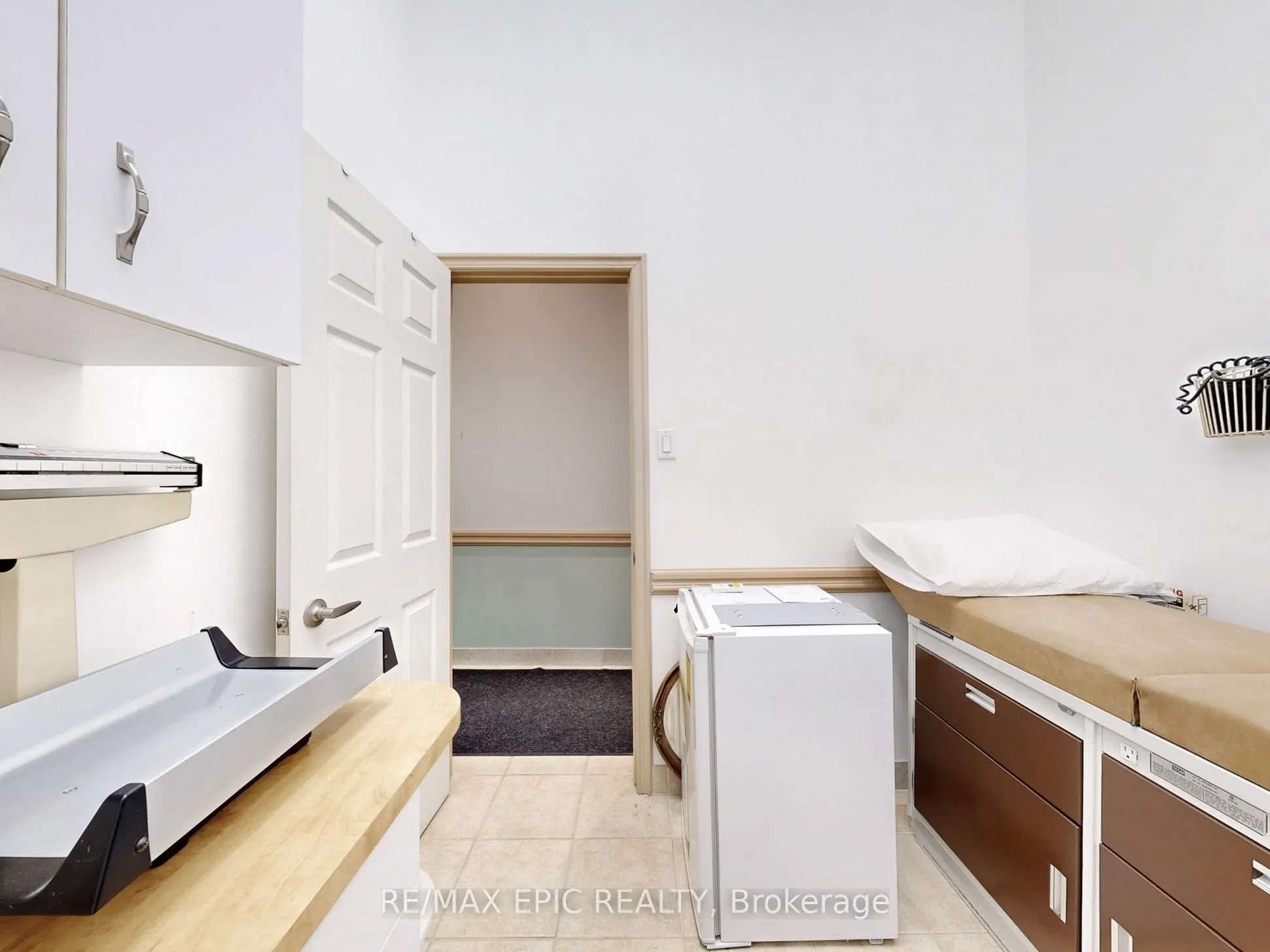 7010 Warden Avenue, #15