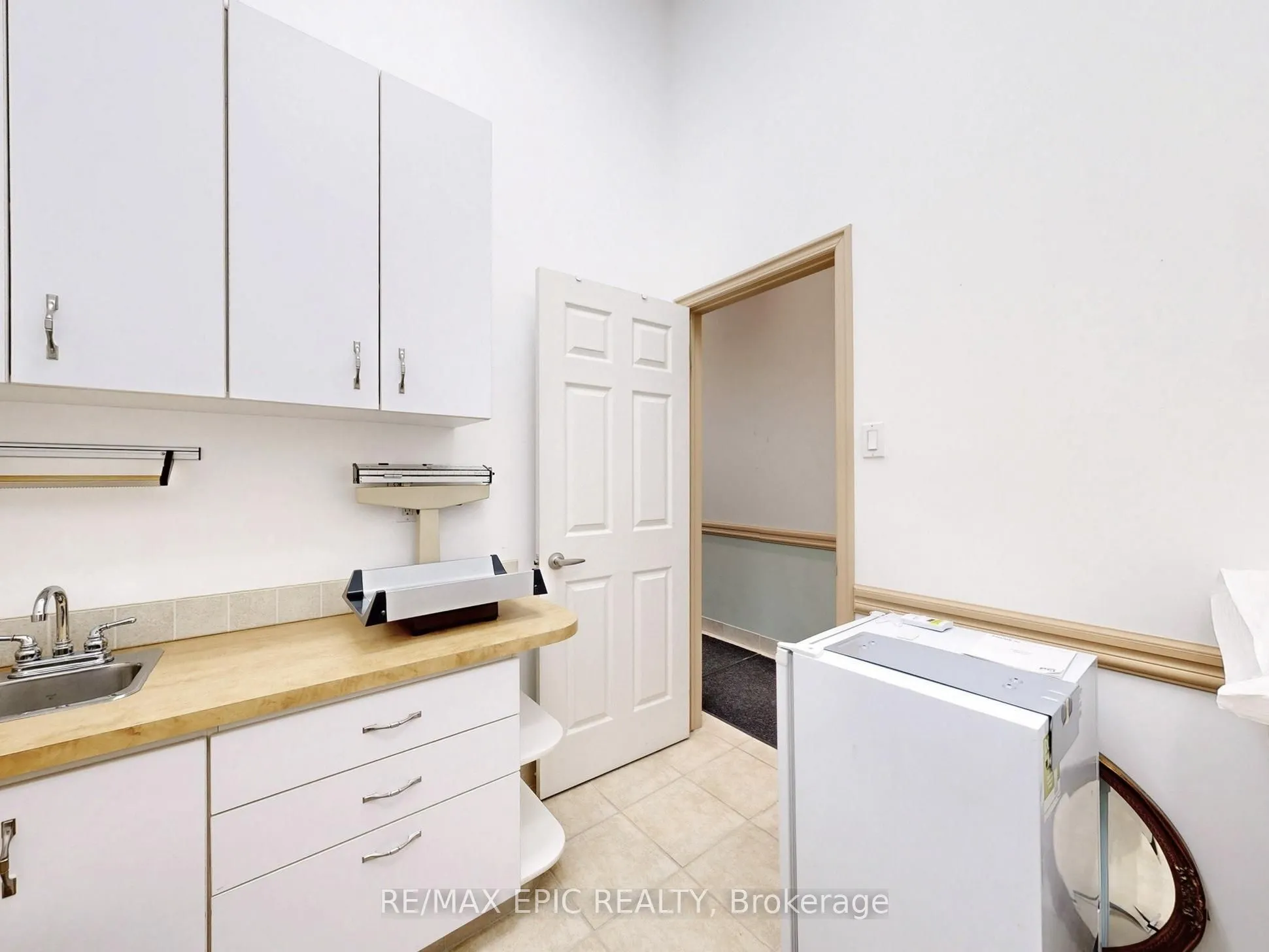 7010 Warden Avenue, #15